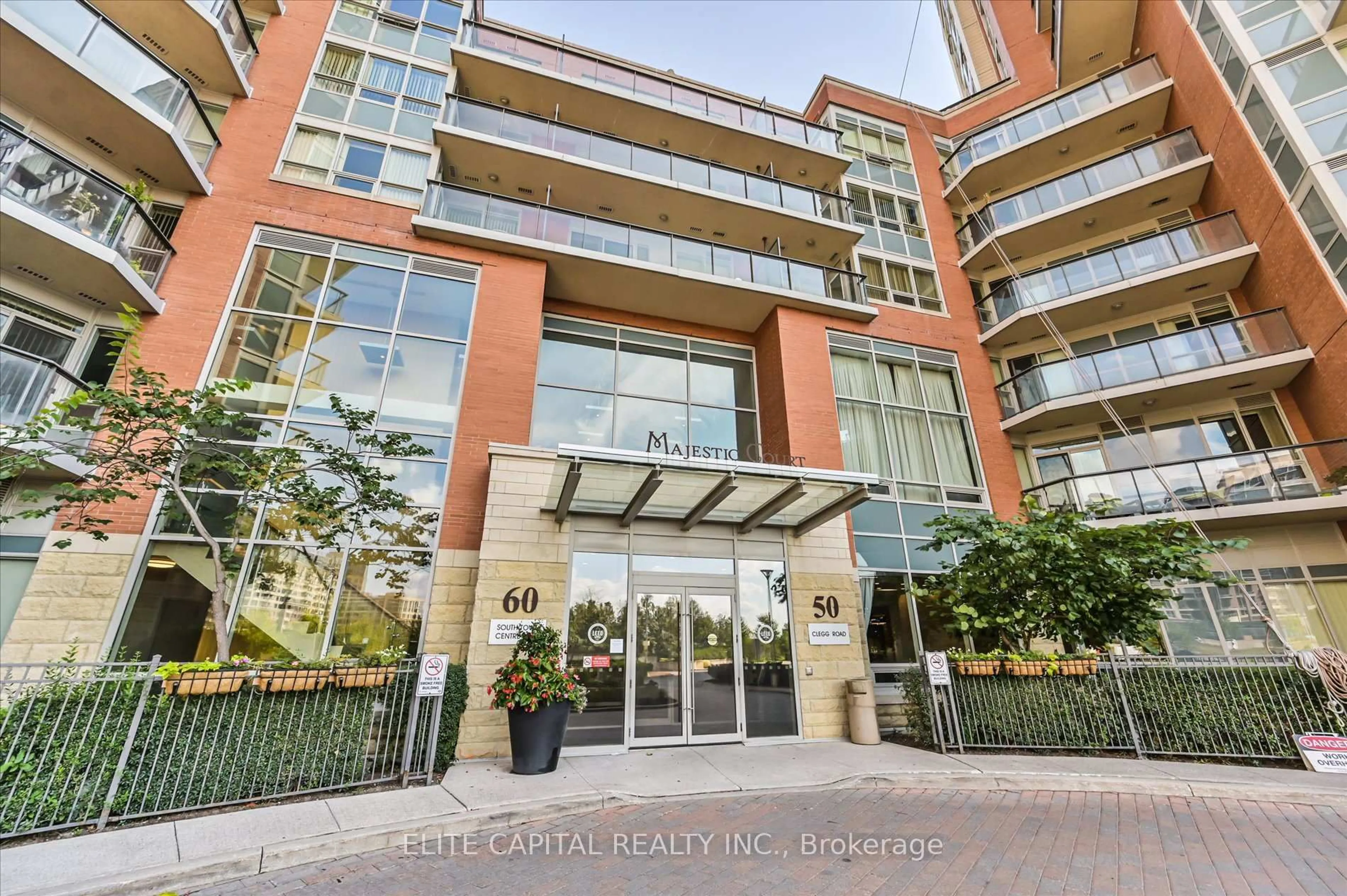 Indoor foyer for 60 South Town Centre Blvd #725, Markham Ontario L6G 0C5