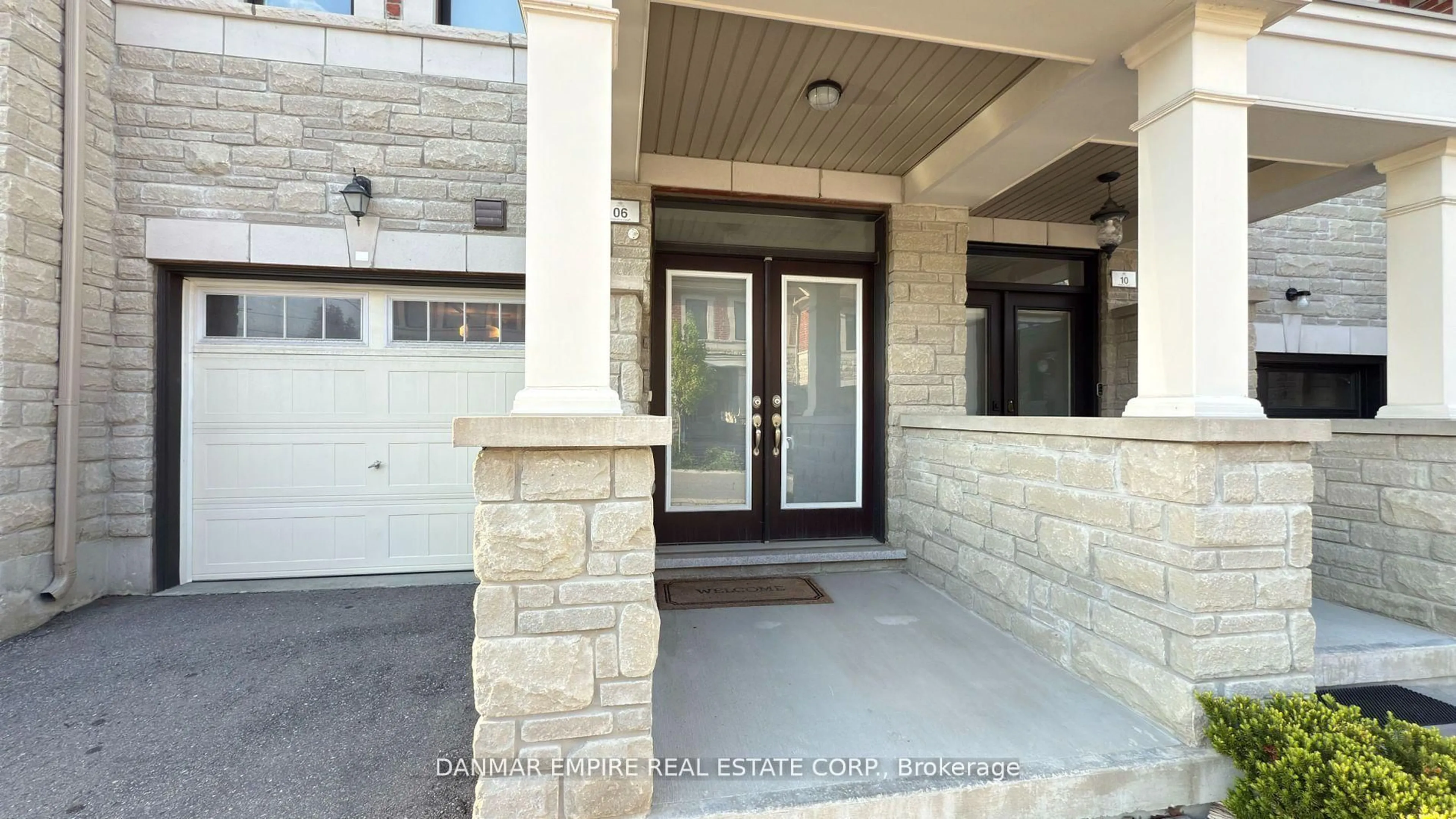 Indoor entryway for 6 Hiawatha Crt, Vaughan Ontario L4L 0J2