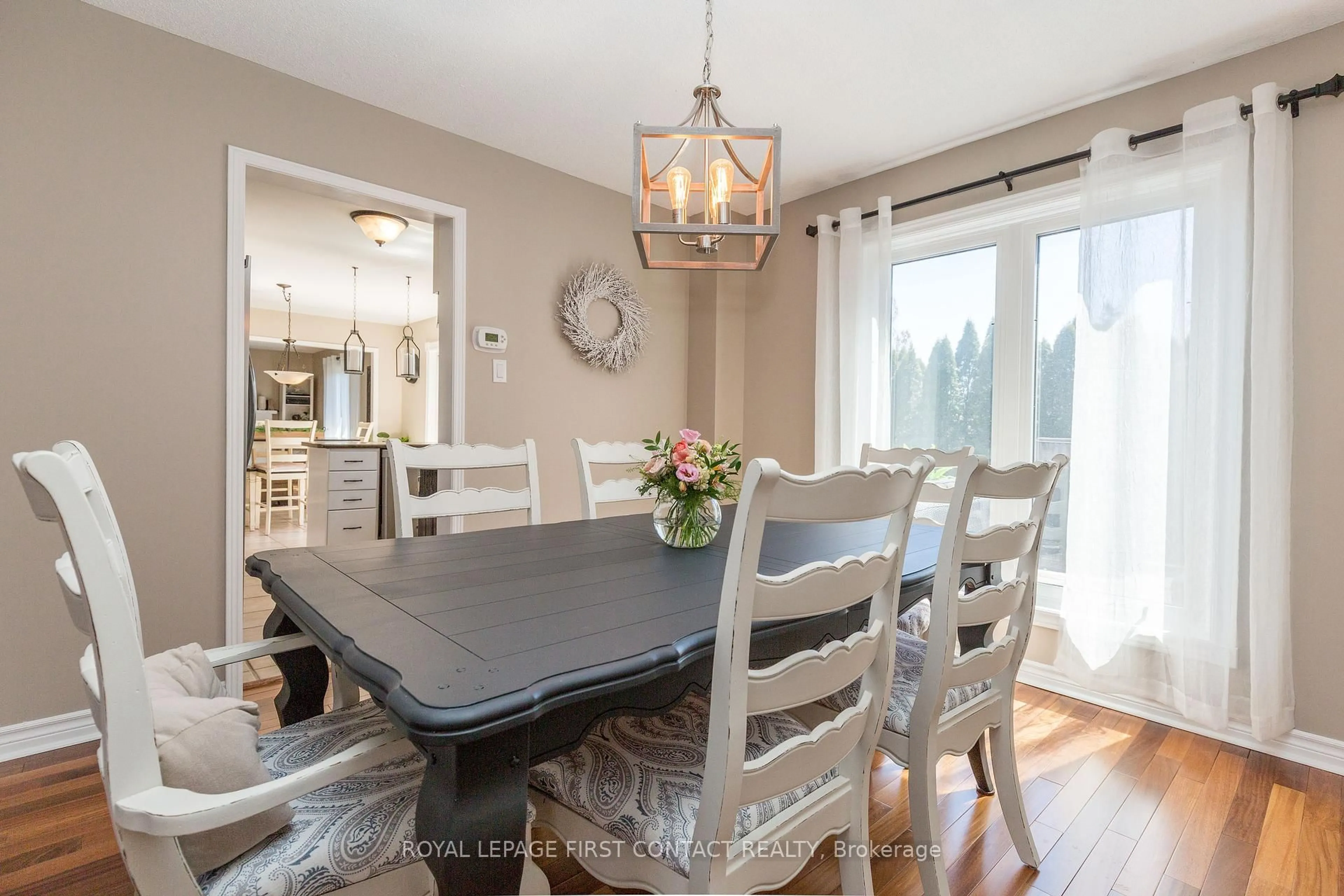 Dining room, unknown for 11 Heritage Rd, Innisfil Ontario L0L 1L0