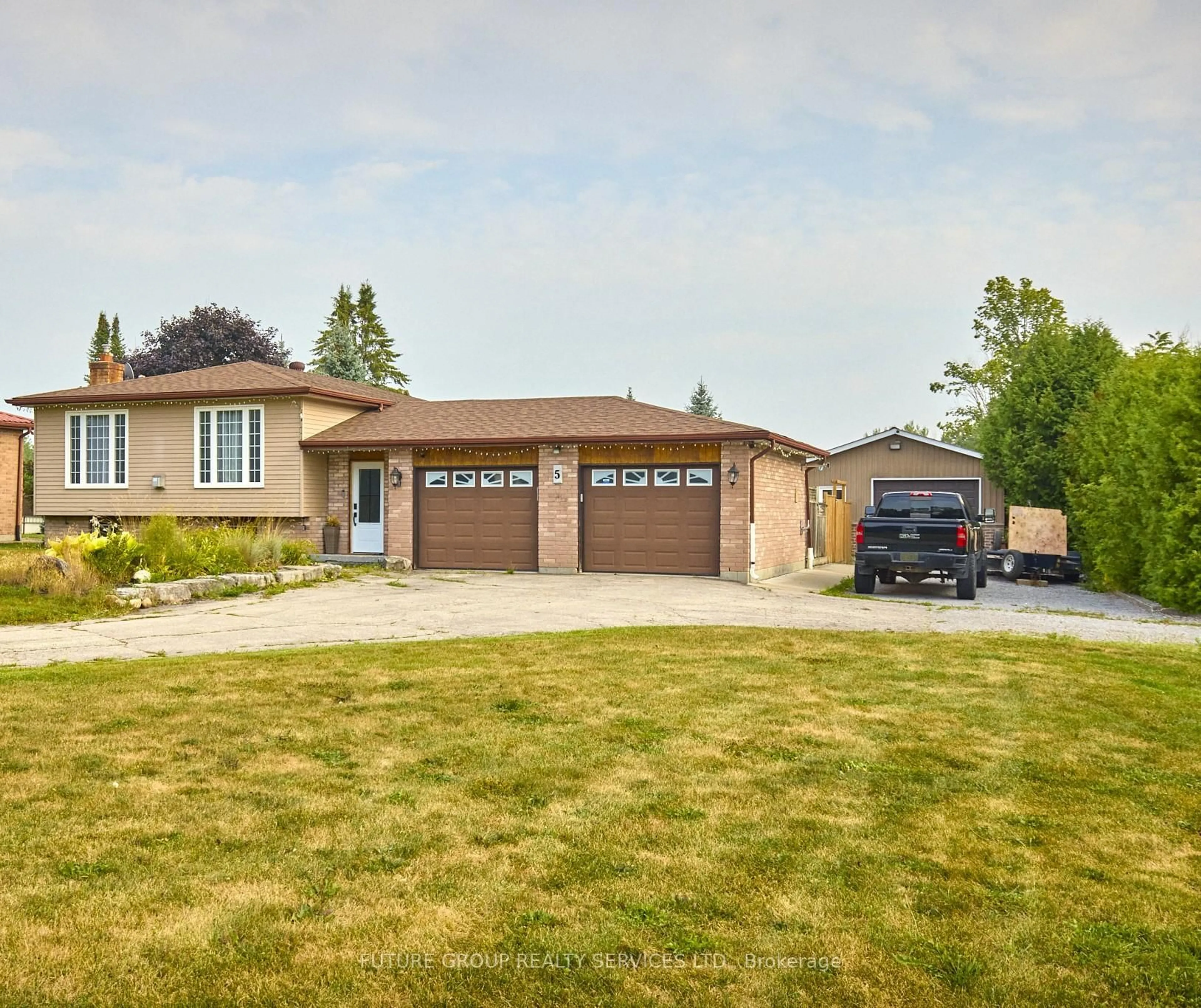 Unknown for 5 Burke St, Georgina Ontario L0E 1R0