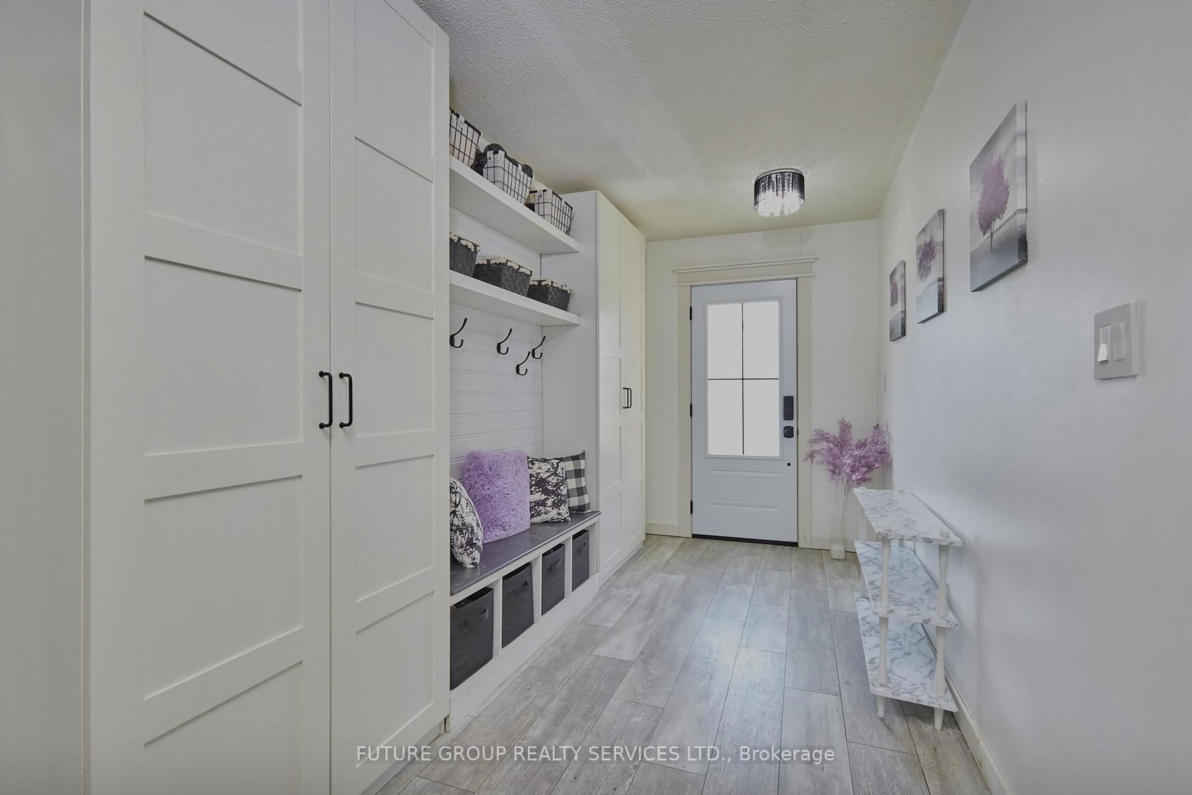 Laundry room for 5 Burke St, Georgina Ontario L0E 1R0