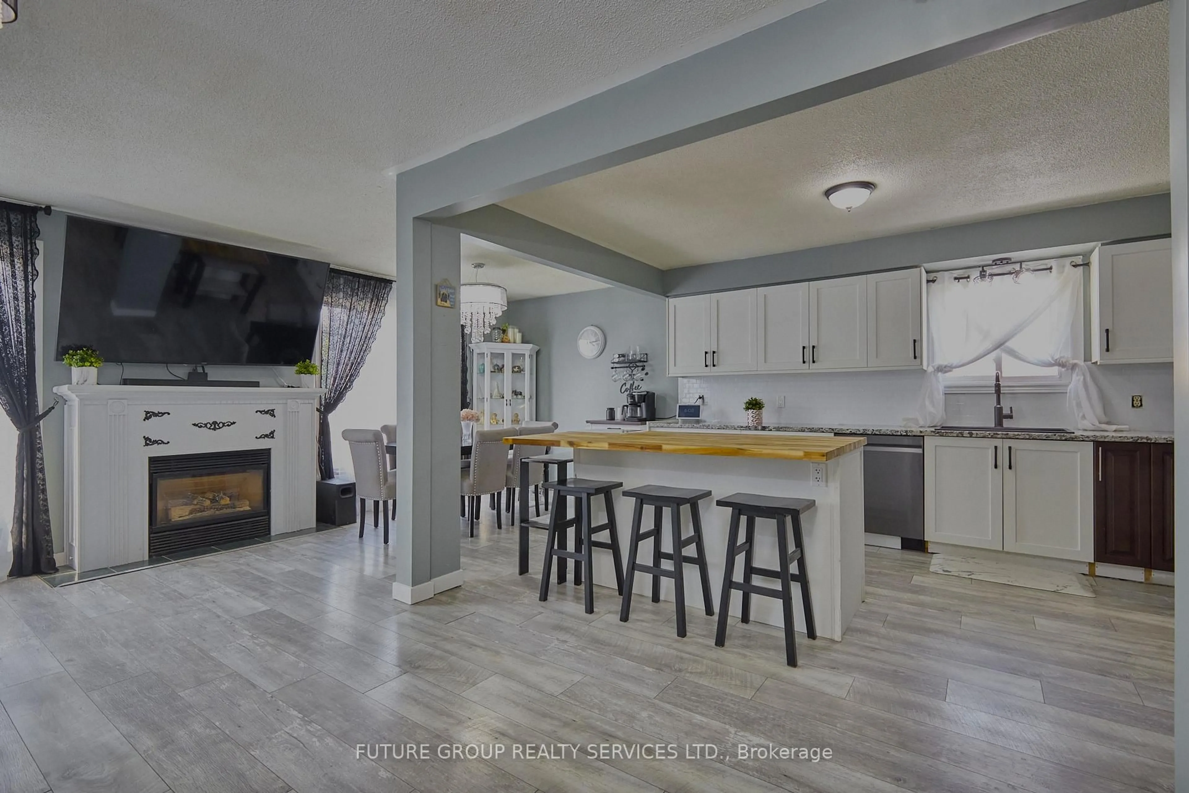 Open concept kitchen, unknown for 5 Burke St, Georgina Ontario L0E 1R0
