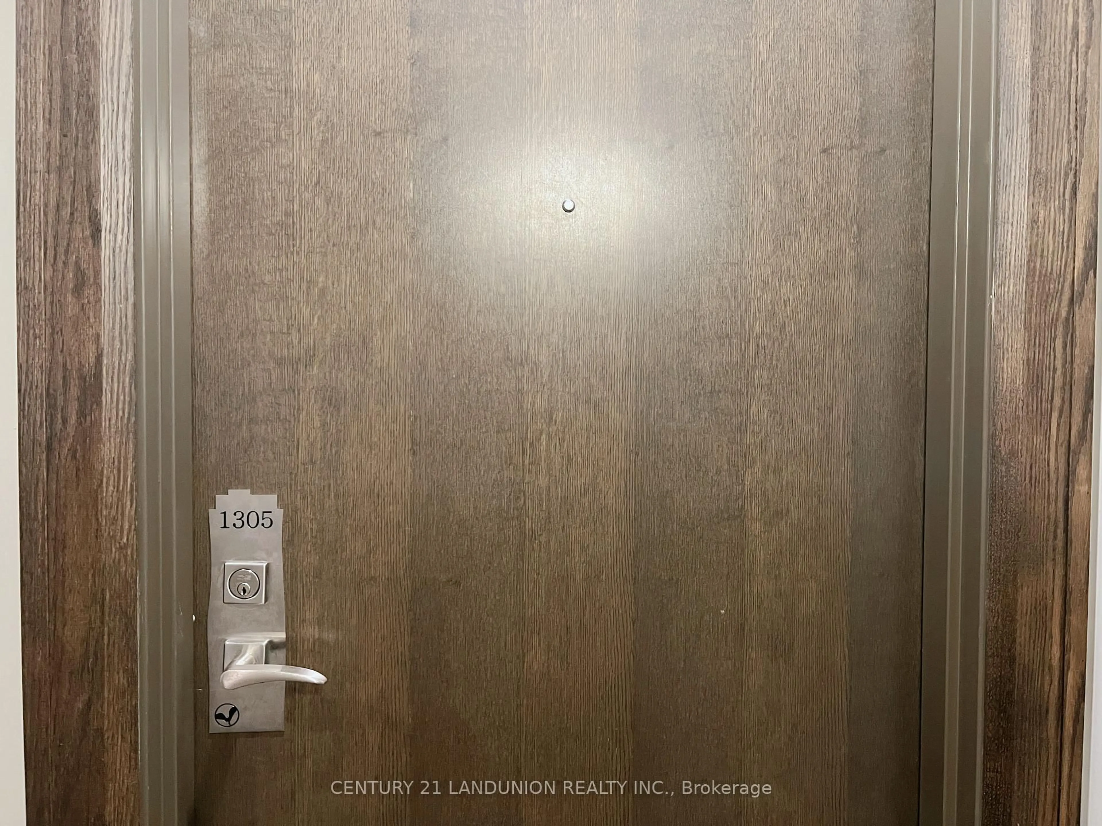 A pic of a room for 2900 Highway 7 Rd #1305, Vaughan Ontario L4K 0G3