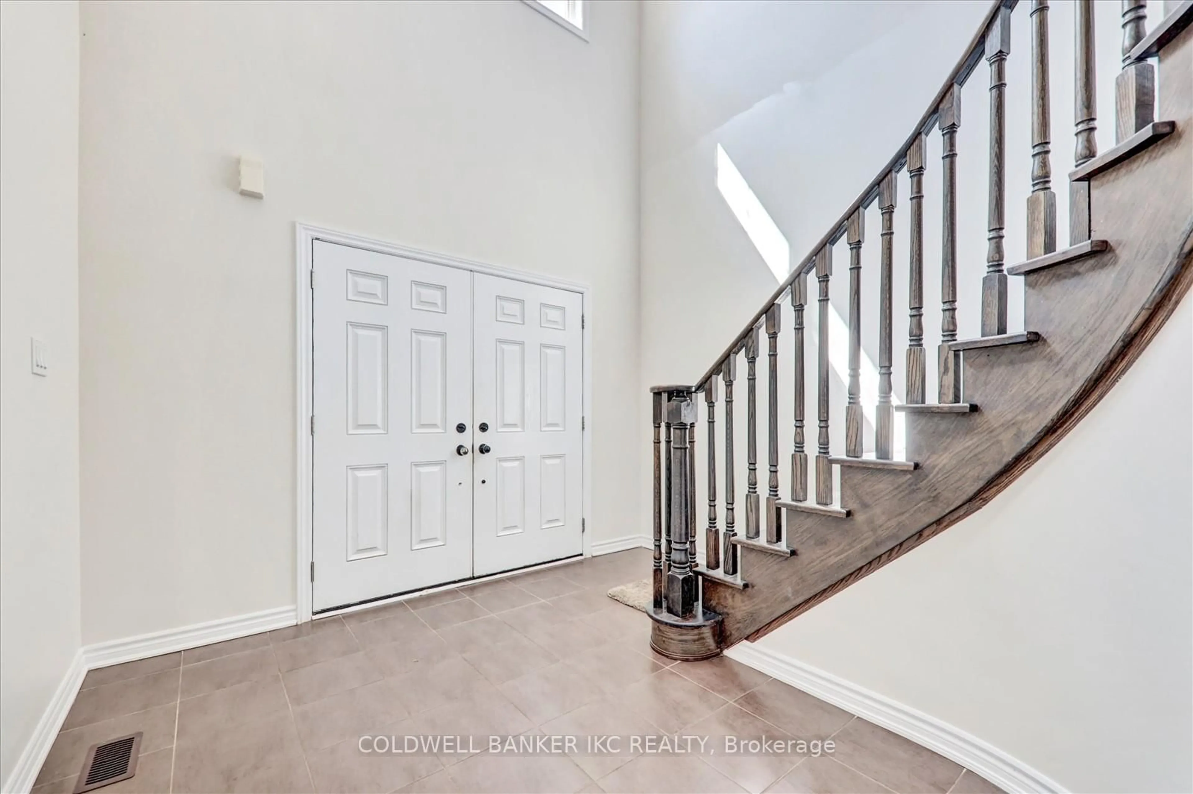 Indoor entryway for 30 Furniss St, Brock Ontario L0K 1A0