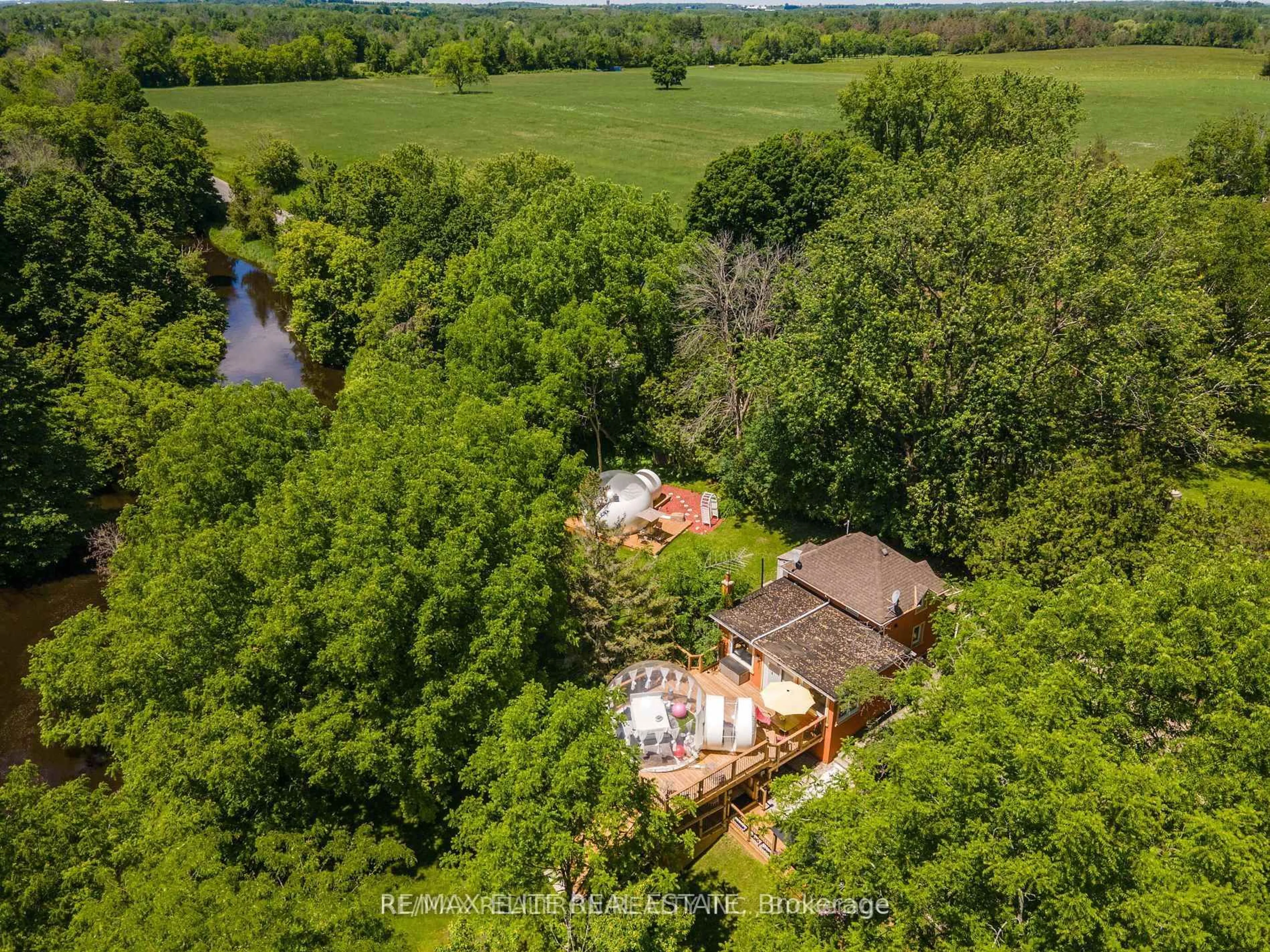 A pic from outside/outdoor area/front of a property/back of a property/a pic from drone, water/lake/river/ocean view for 357 Baldwin Rd, Georgina Ontario L0E 1A0