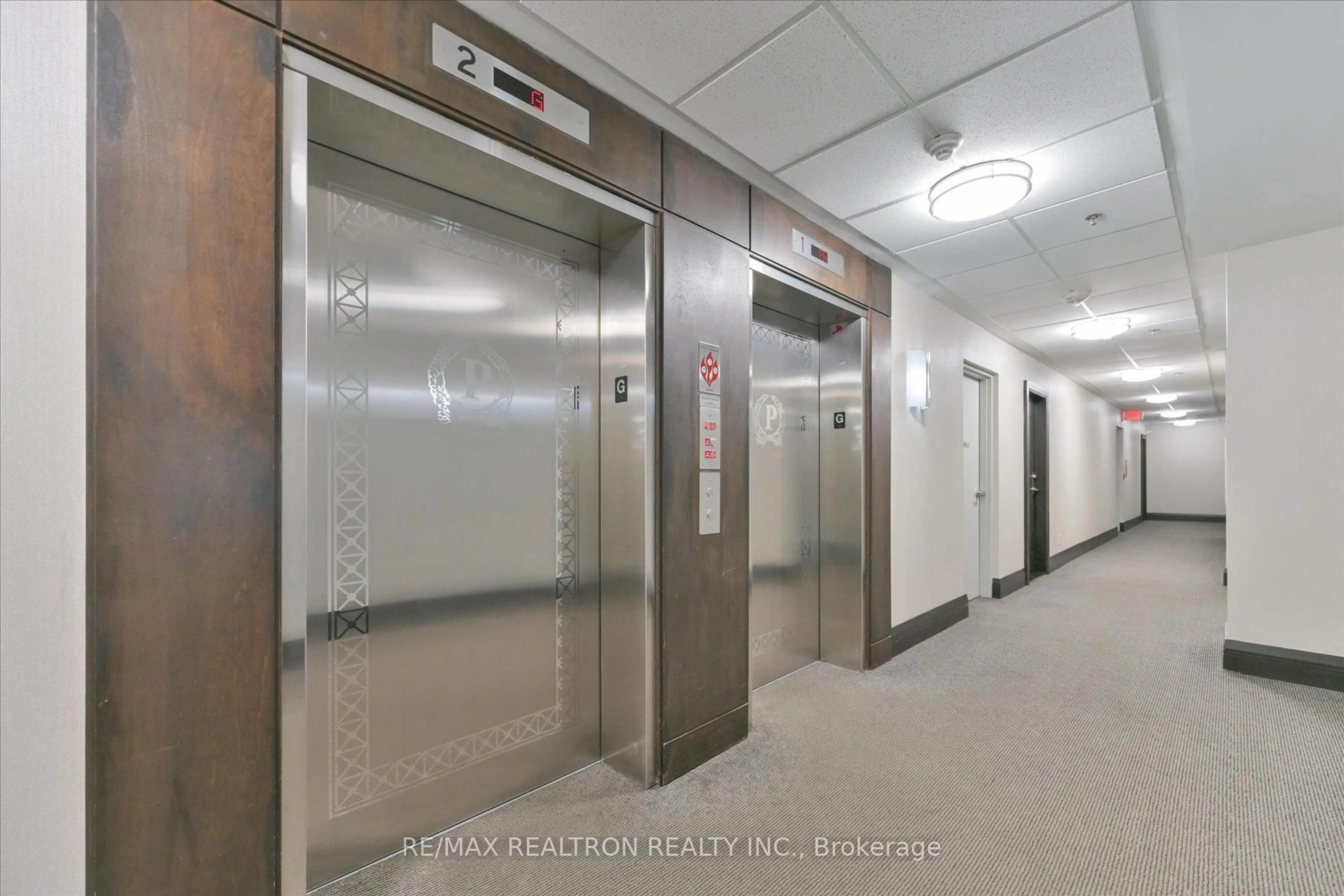 Indoor foyer for 73 King William Cres #206, Richmond Hill Ontario L4B 0C2