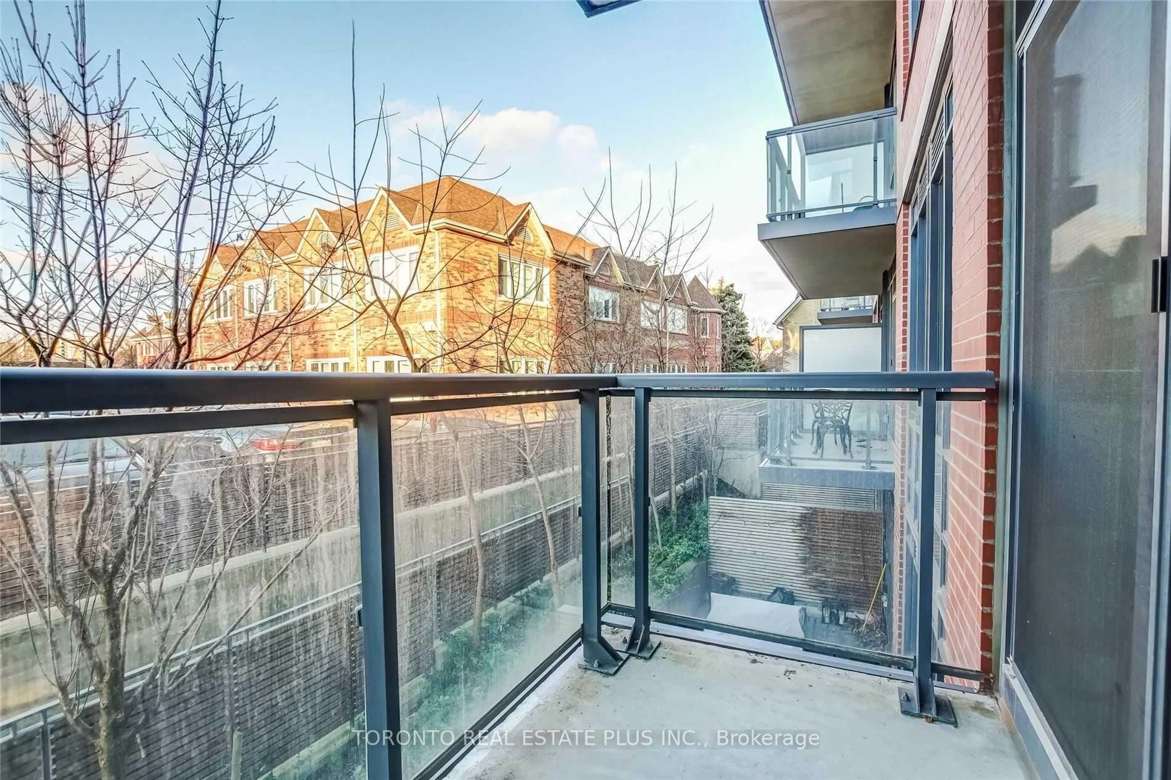 Balcony in the apartment, city buildings view from balcony for 7608 Yonge St #206, Vaughan Ontario L4J 0J5