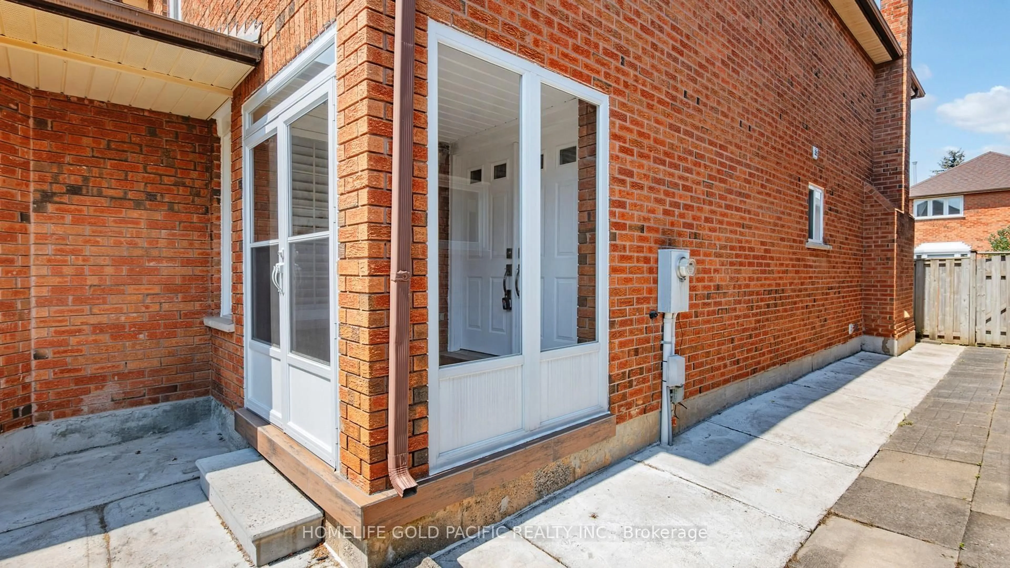 Home with brick exterior material, street for 24 Elmpark Crt, Richmond Hill Ontario L4C 9T8