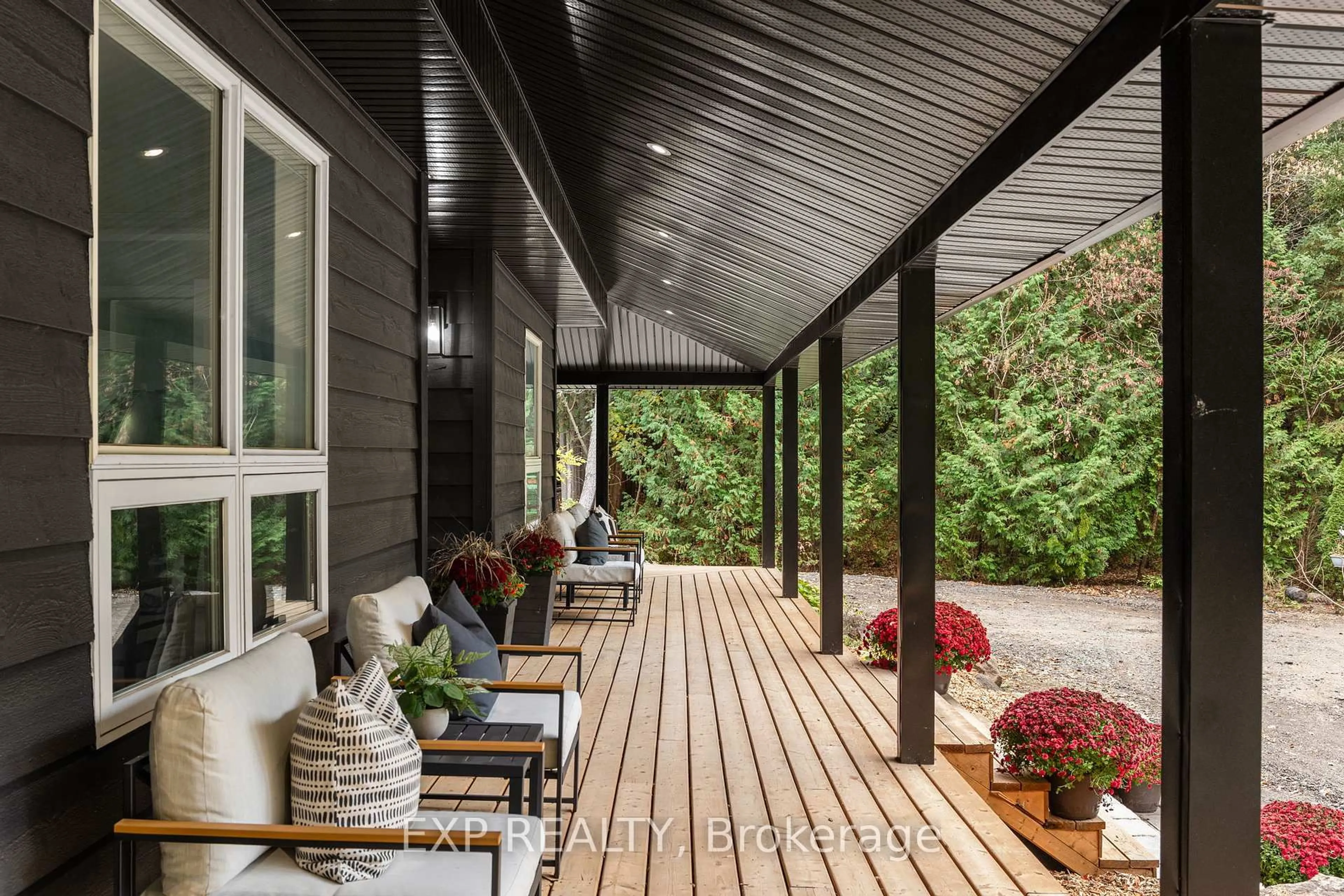 Patio, street for 16245 7th Concession Rd, King Ontario L7B 0E1