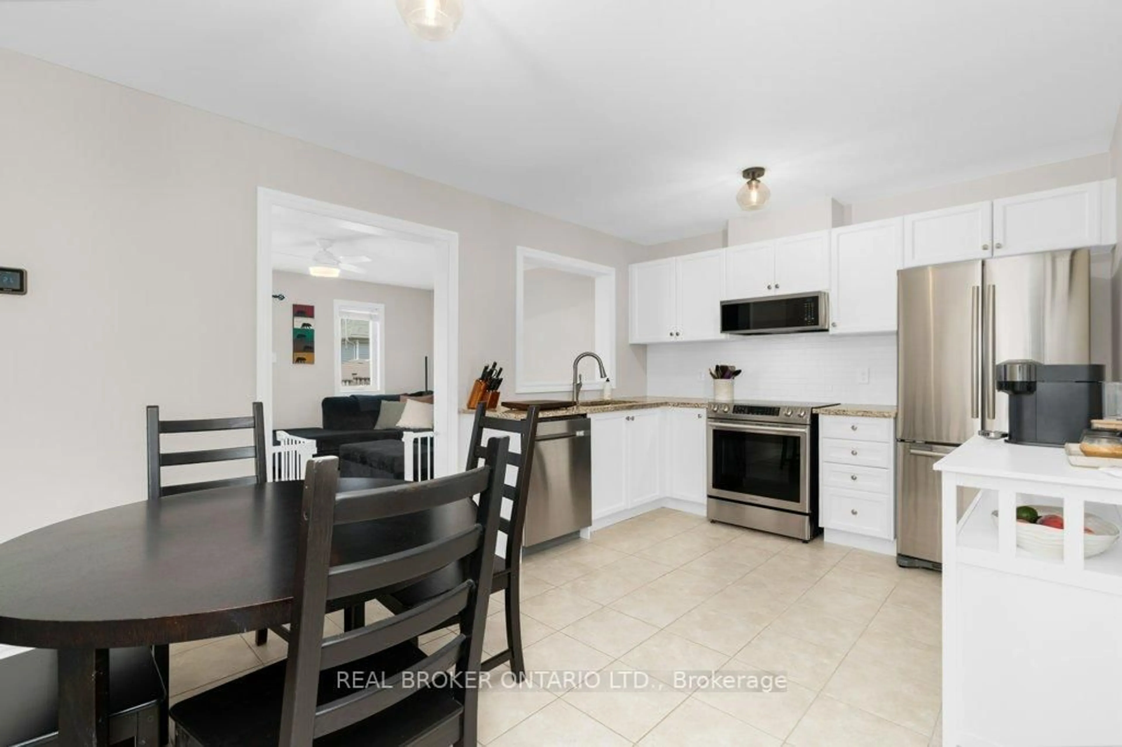 Standard kitchen, unknown for 105 Banting Cres, Essa Ontario L3W 0P3