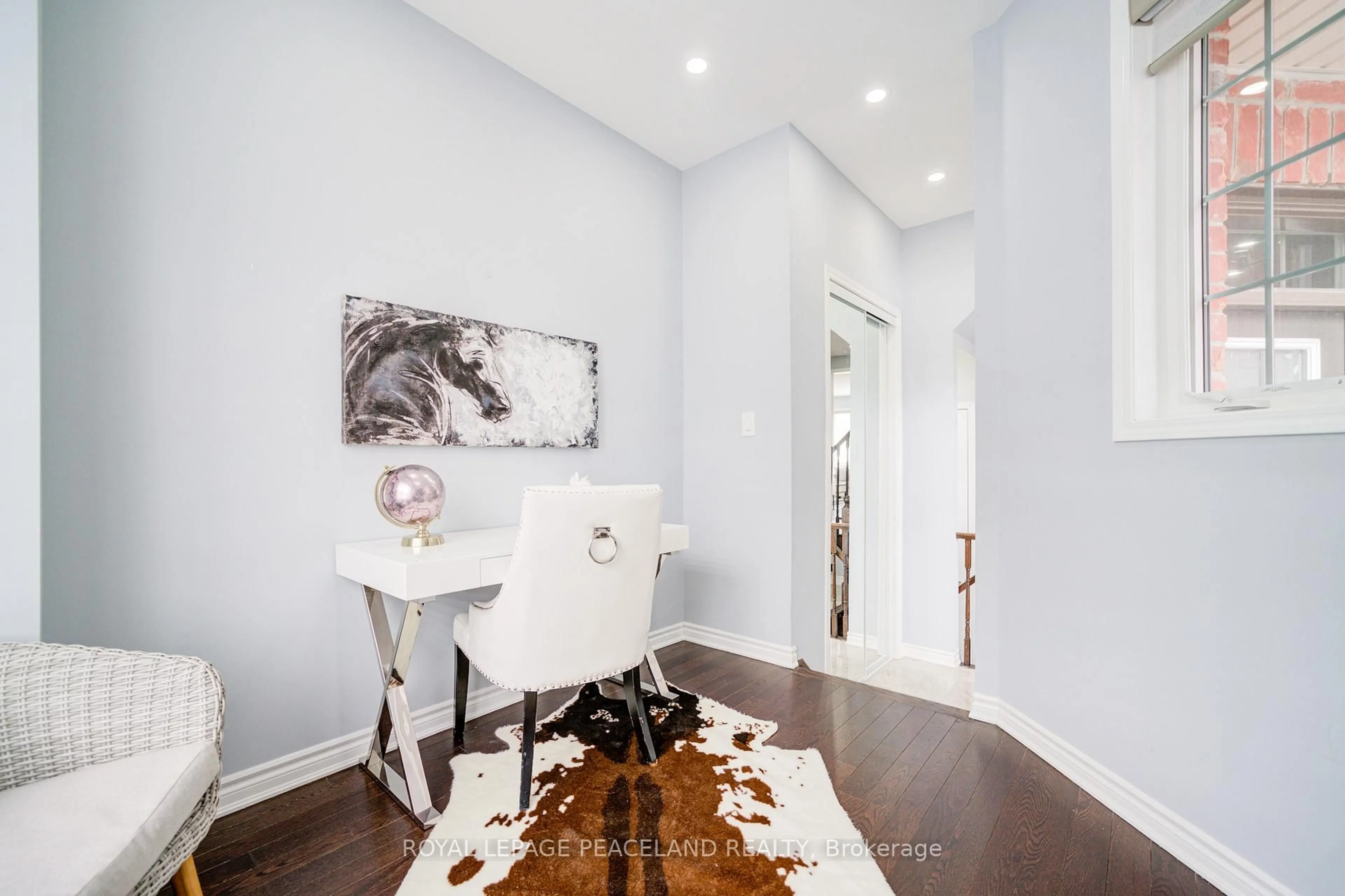 Indoor entryway for 8 Casely Ave, Richmond Hill Ontario L4S 0J8