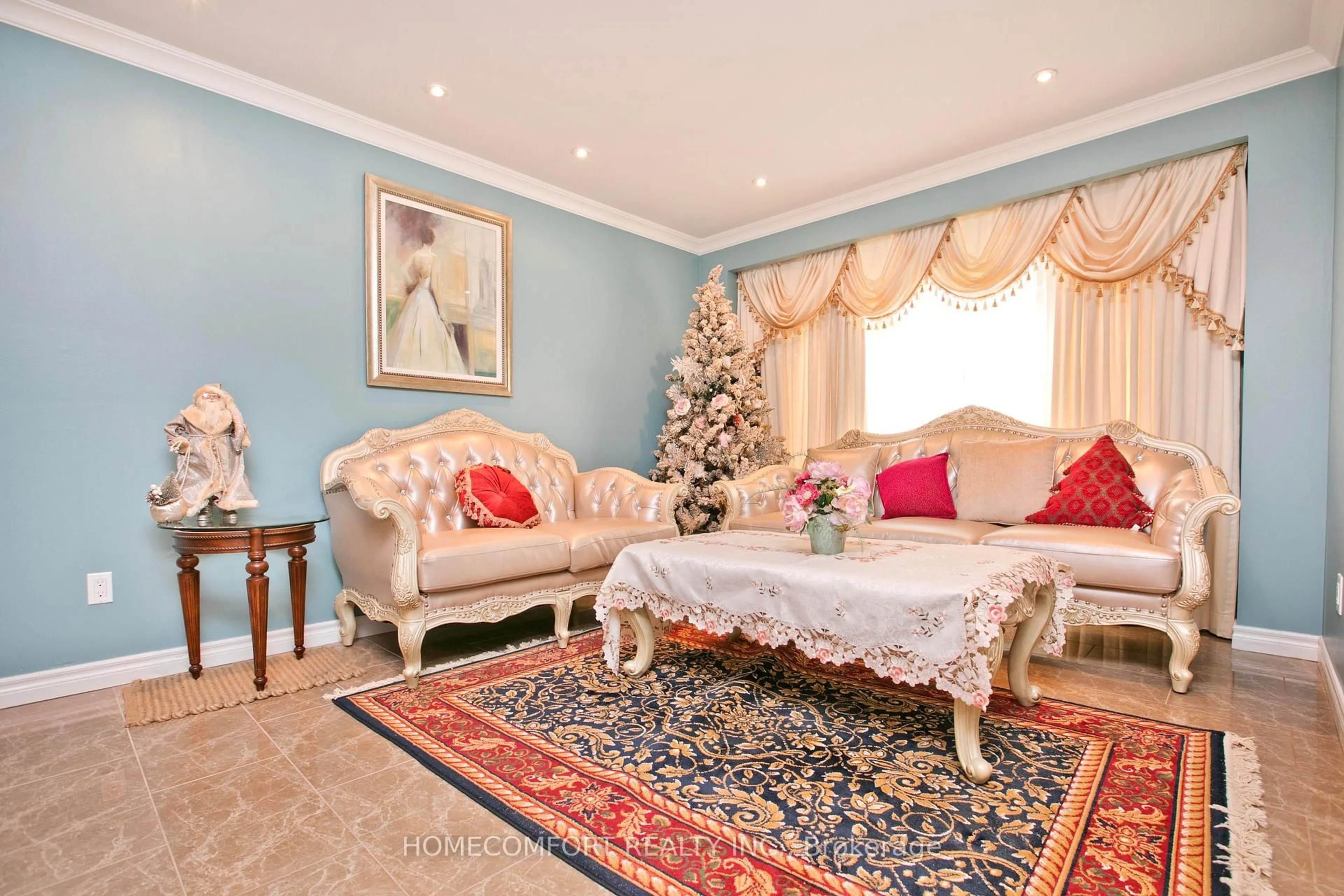 Living room with furniture, unknown for 658 York Hill Blvd, Vaughan Ontario L4J 5L8
