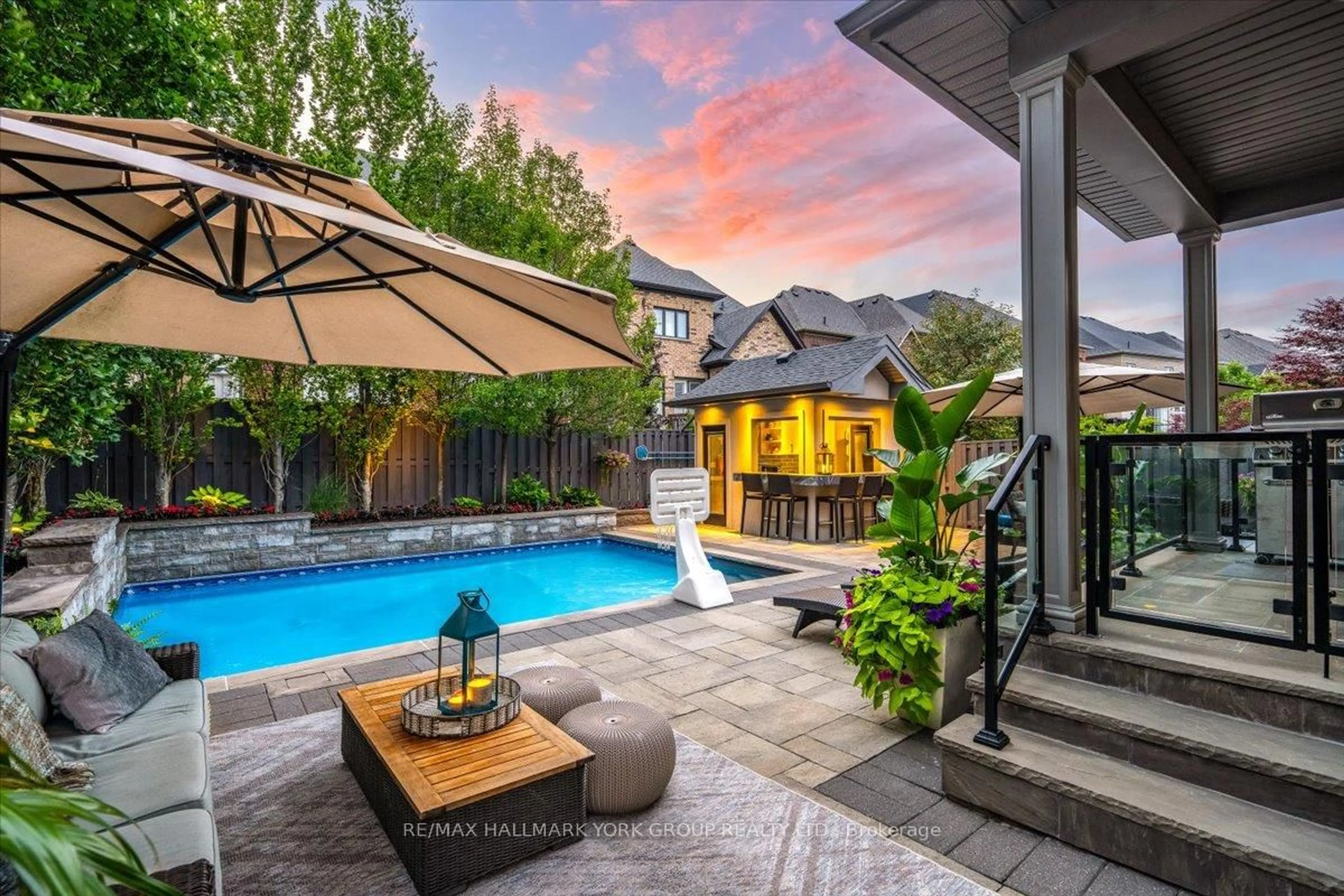 Patio, mountain view for 111 Robert Berry Cres, King Ontario L7B 0M3