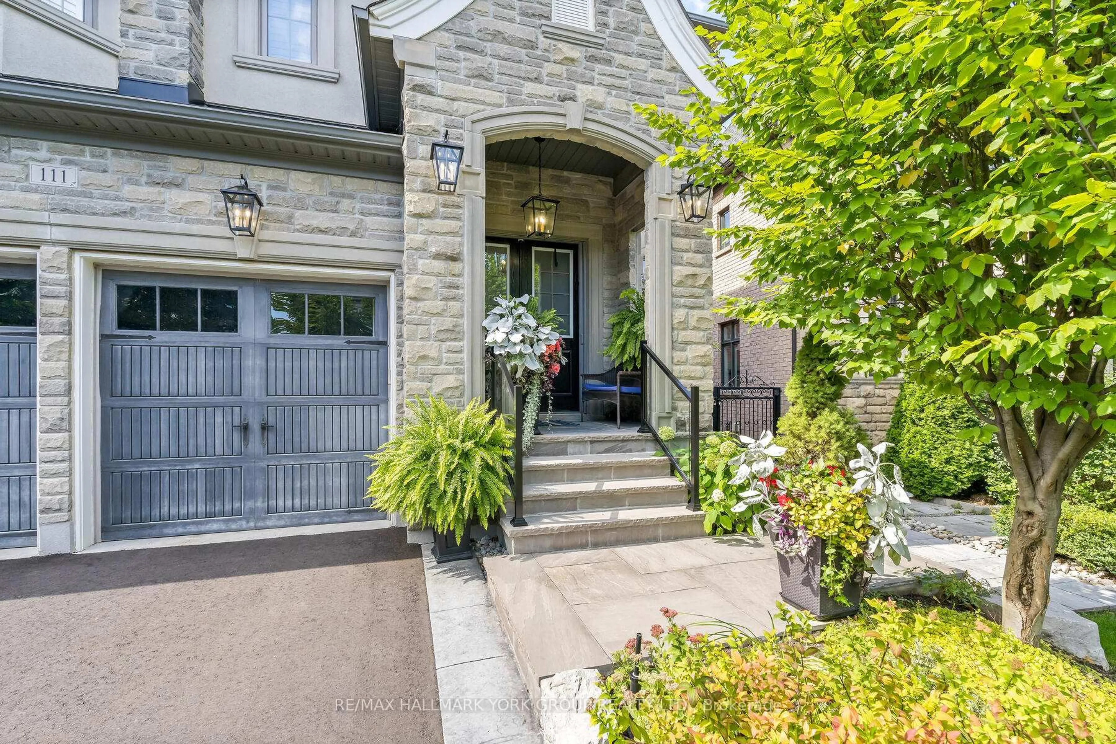 Unknown for 111 Robert Berry Cres, King Ontario L7B 0M3