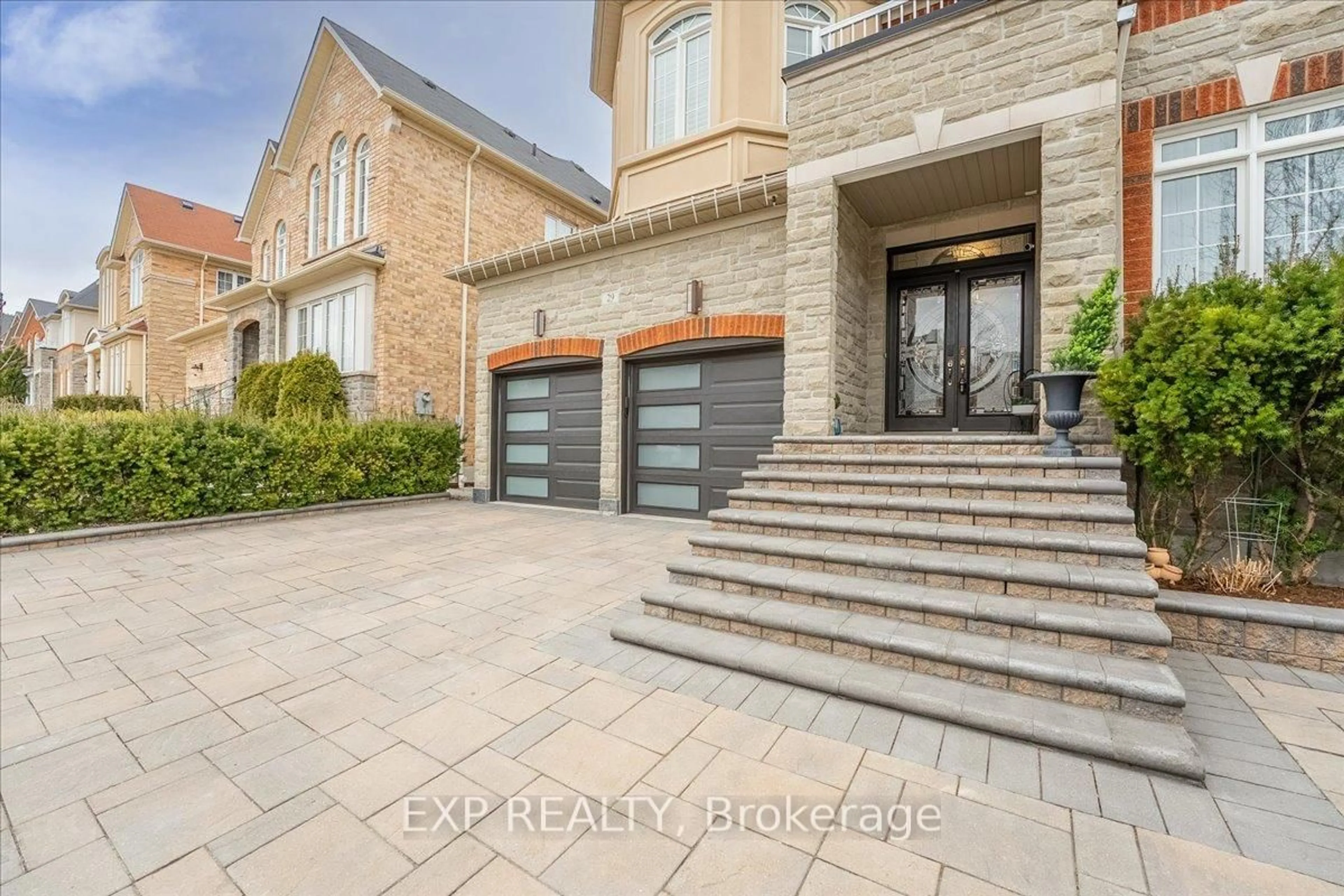 Unknown for 29 William Bowes Blvd, Vaughan Ontario L6A 4B1