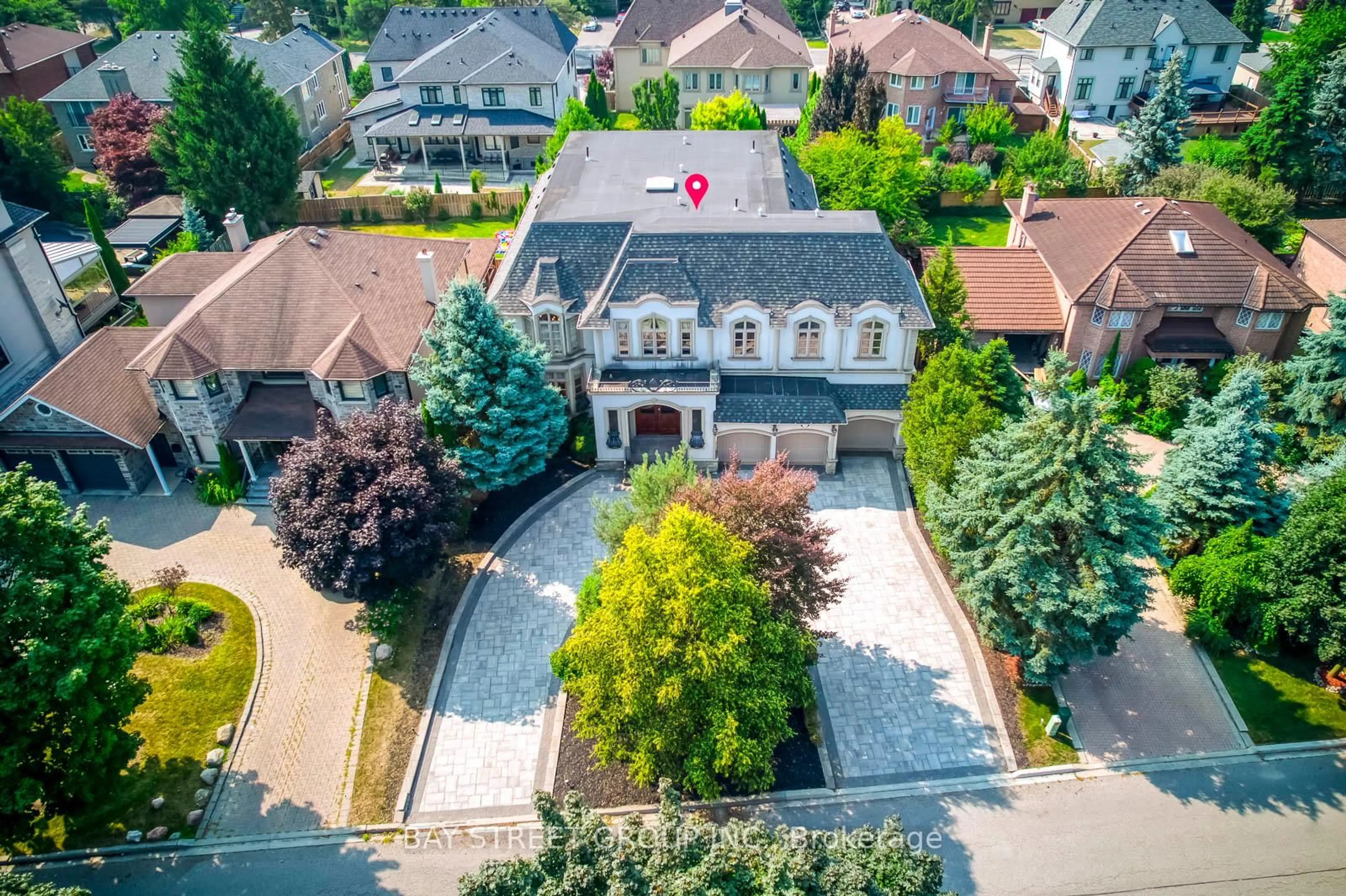 A pic from outside/outdoor area/front of a property/back of a property/a pic from drone, street for 56 Winchester Lane, Richmond Hill Ontario L4C 6Y7