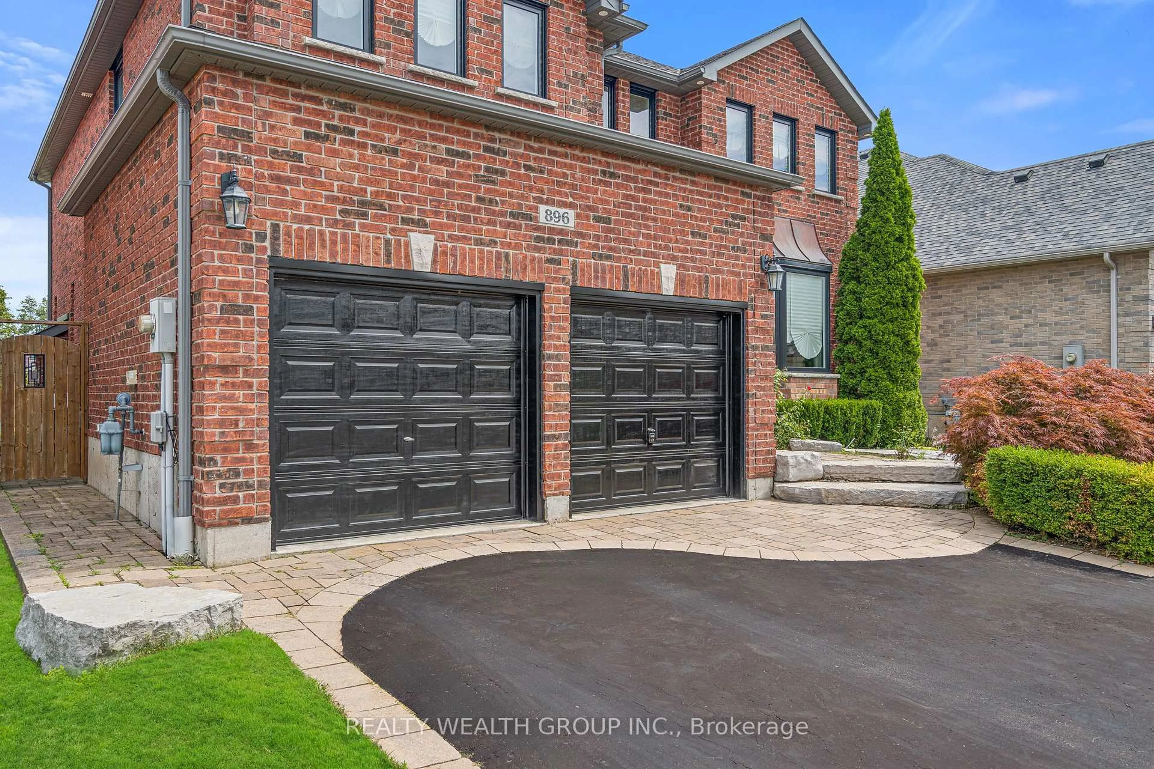 Home with brick exterior material, street for 896 Booth Ave, Innisfil Ontario L9S 0A5
