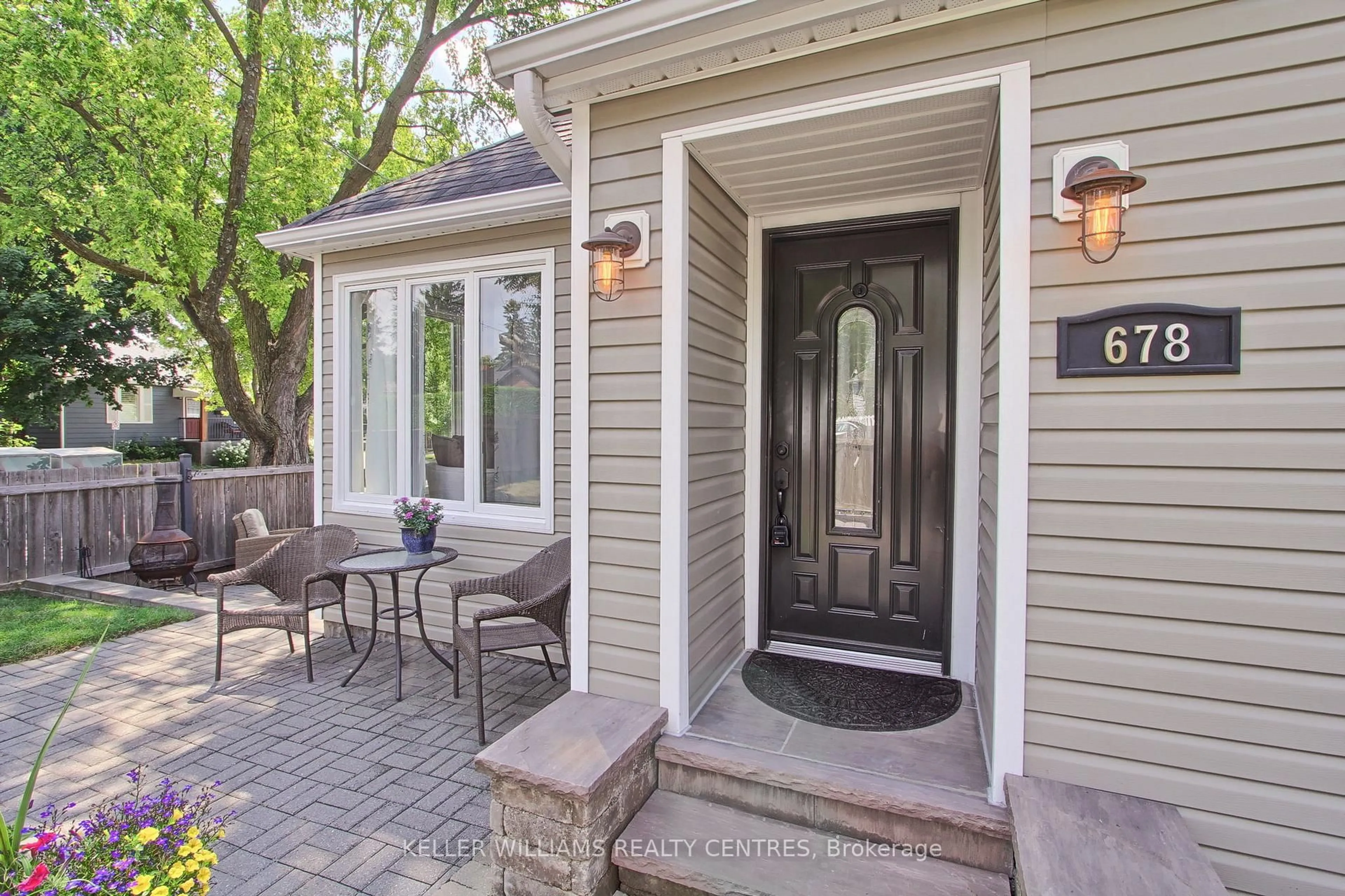 Unknown for 678 Crescent Rd, Newmarket Ontario L3Y 2C1