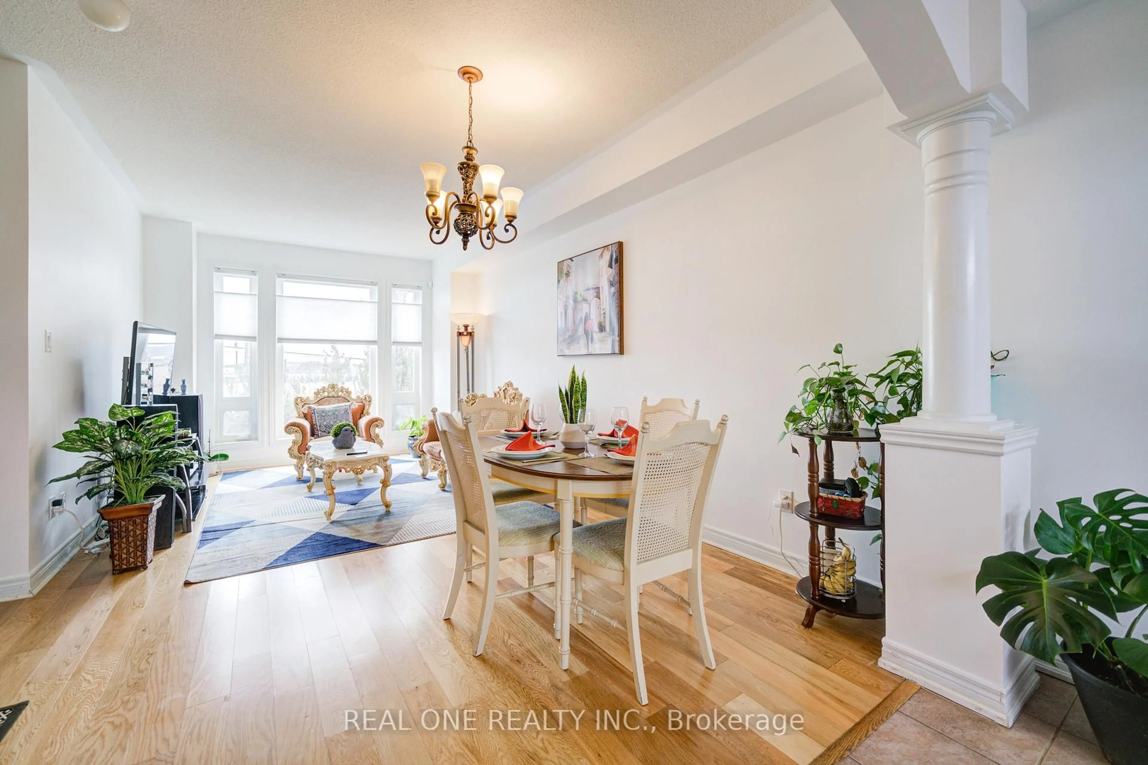 Dining room, wood/laminate floor for 87 Zokol Dr, Aurora Ontario L4G 0B7