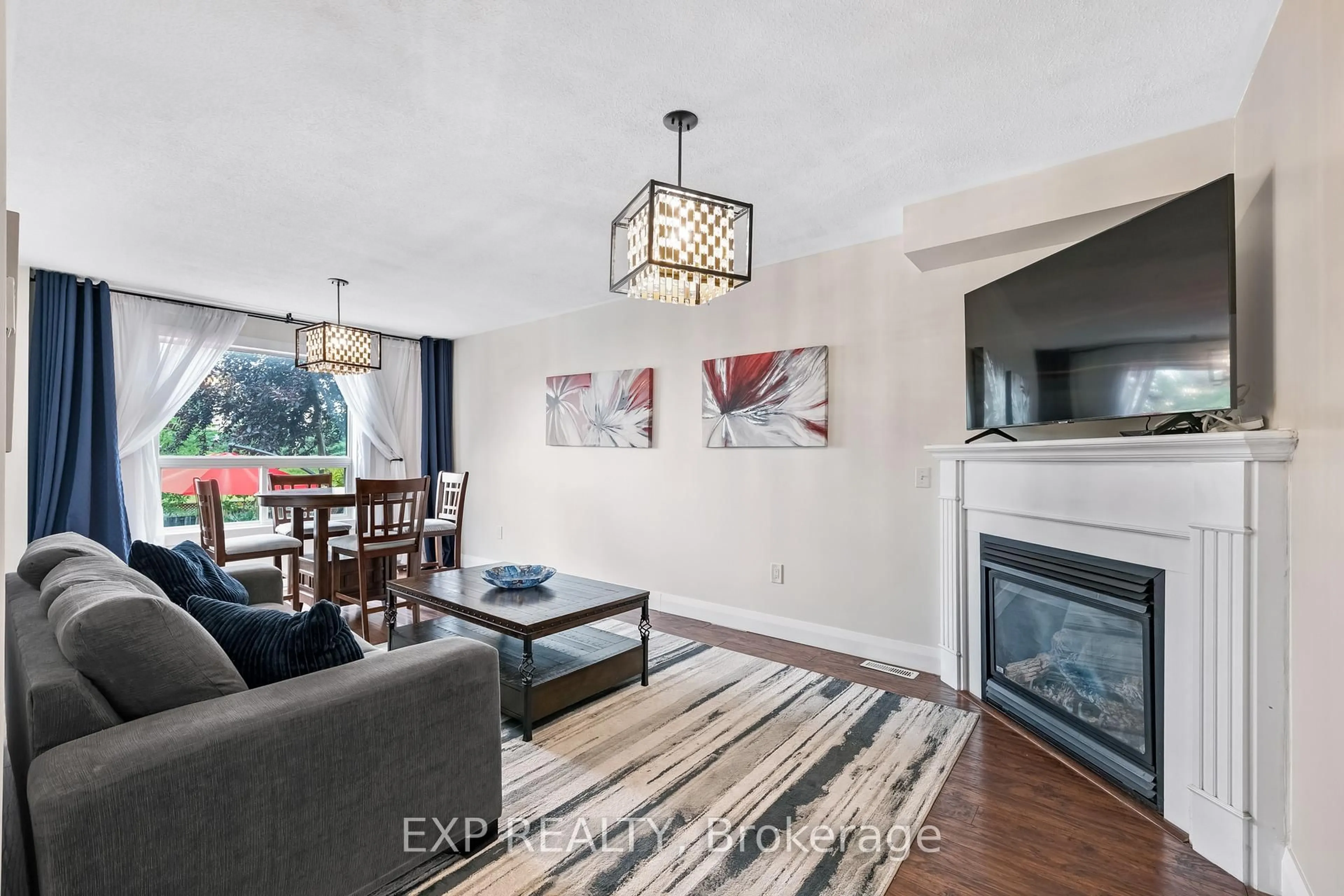 Living room with furniture, unknown for 69 Clearmeadow Blvd, Newmarket Ontario L3X 2M6