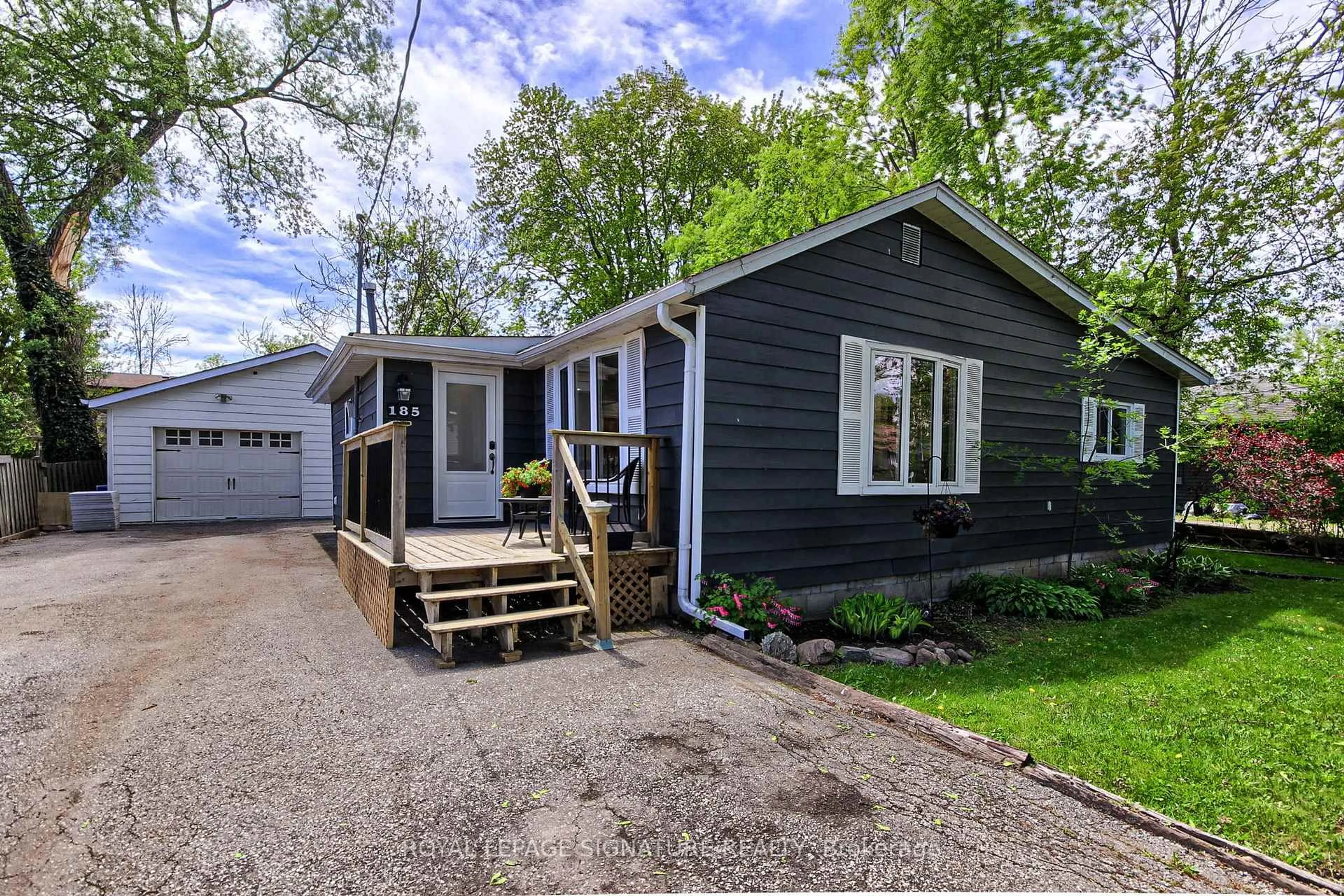 Unknown for 185 Woodland Ave, Georgina Ontario L4P 2M9