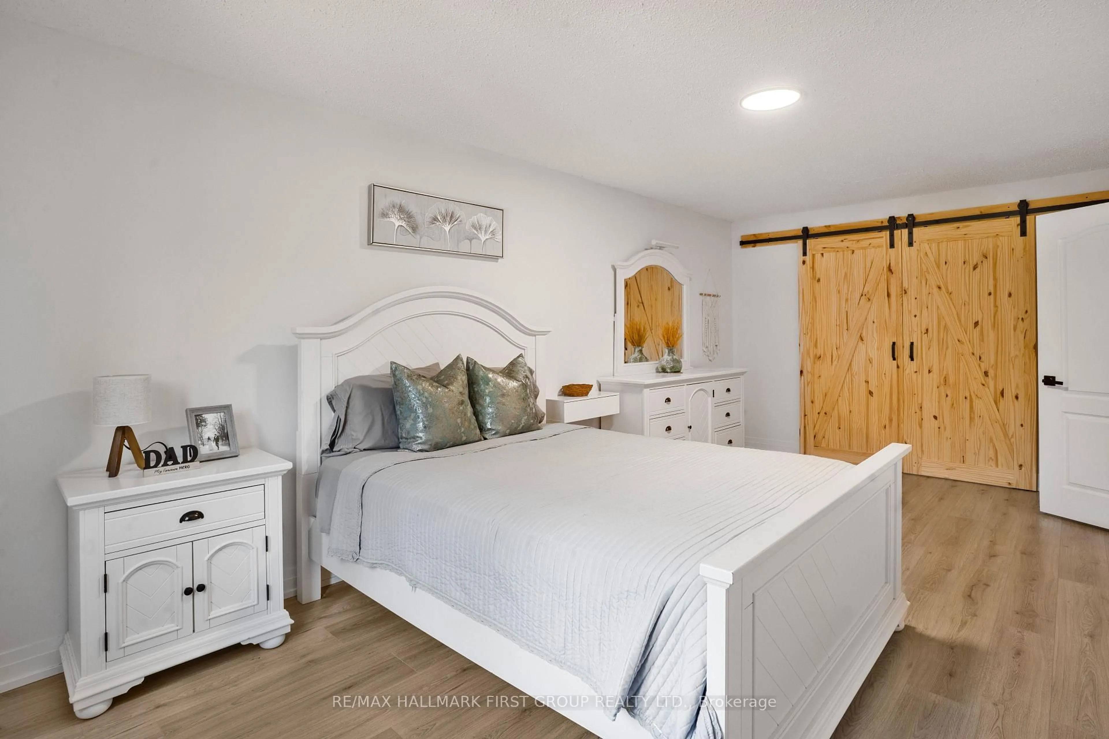 Bedroom with bed, unknown for 974 Vance Cres, Innisfil Ontario L9S 1V7