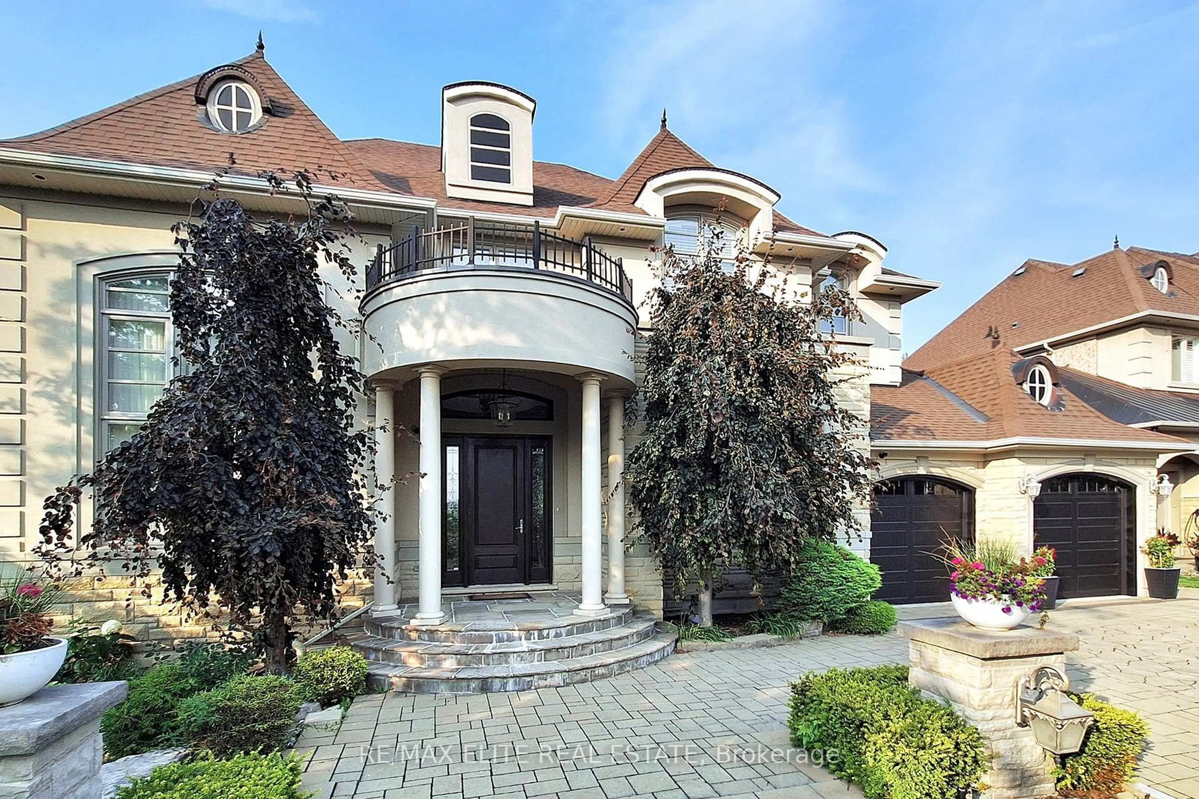 Home with brick exterior material, street for 59 Carisbrooke Circ, Aurora Ontario L4G 0K4