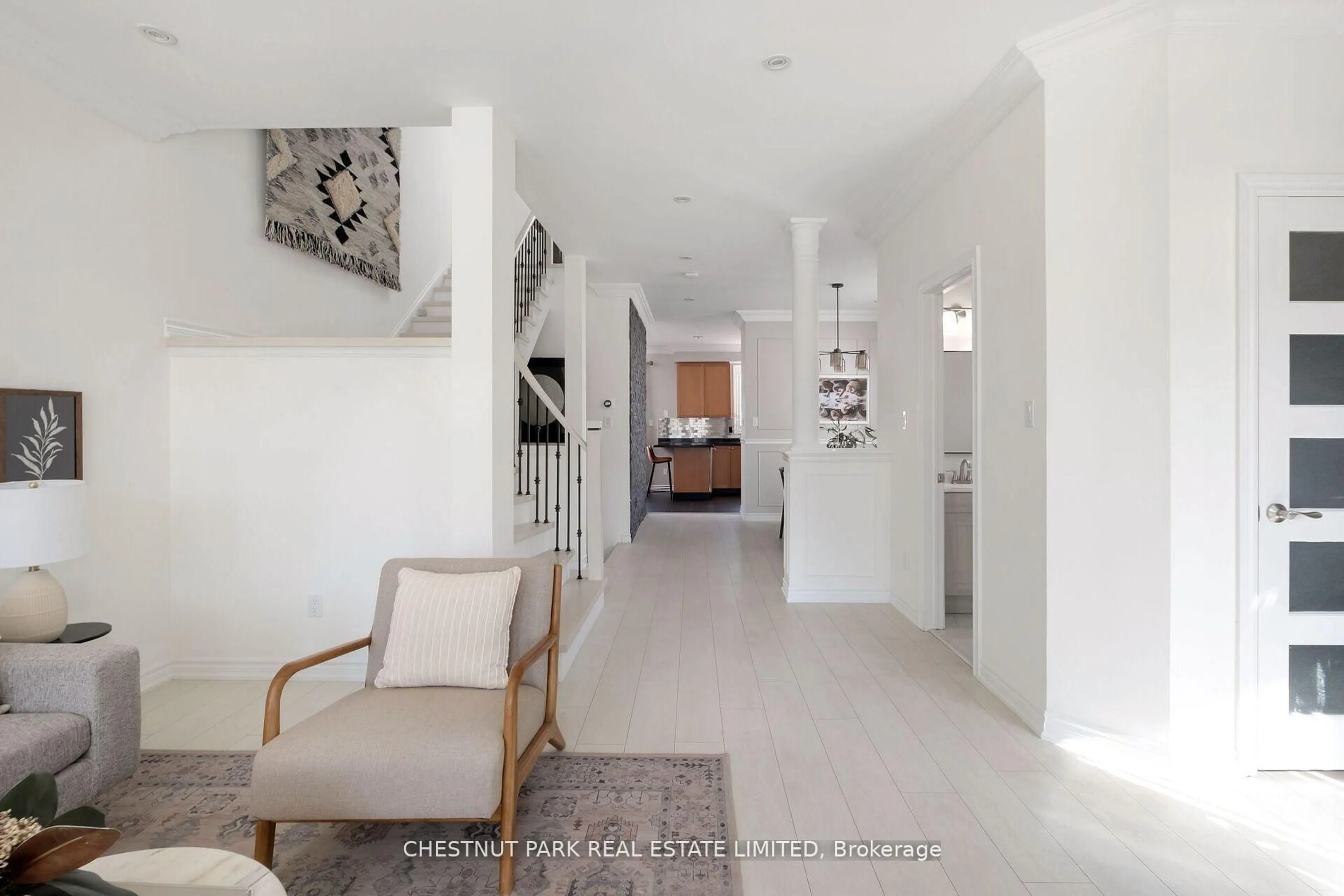 Indoor entryway for 61 Rosena Lane, Uxbridge Ontario L9P 1X6