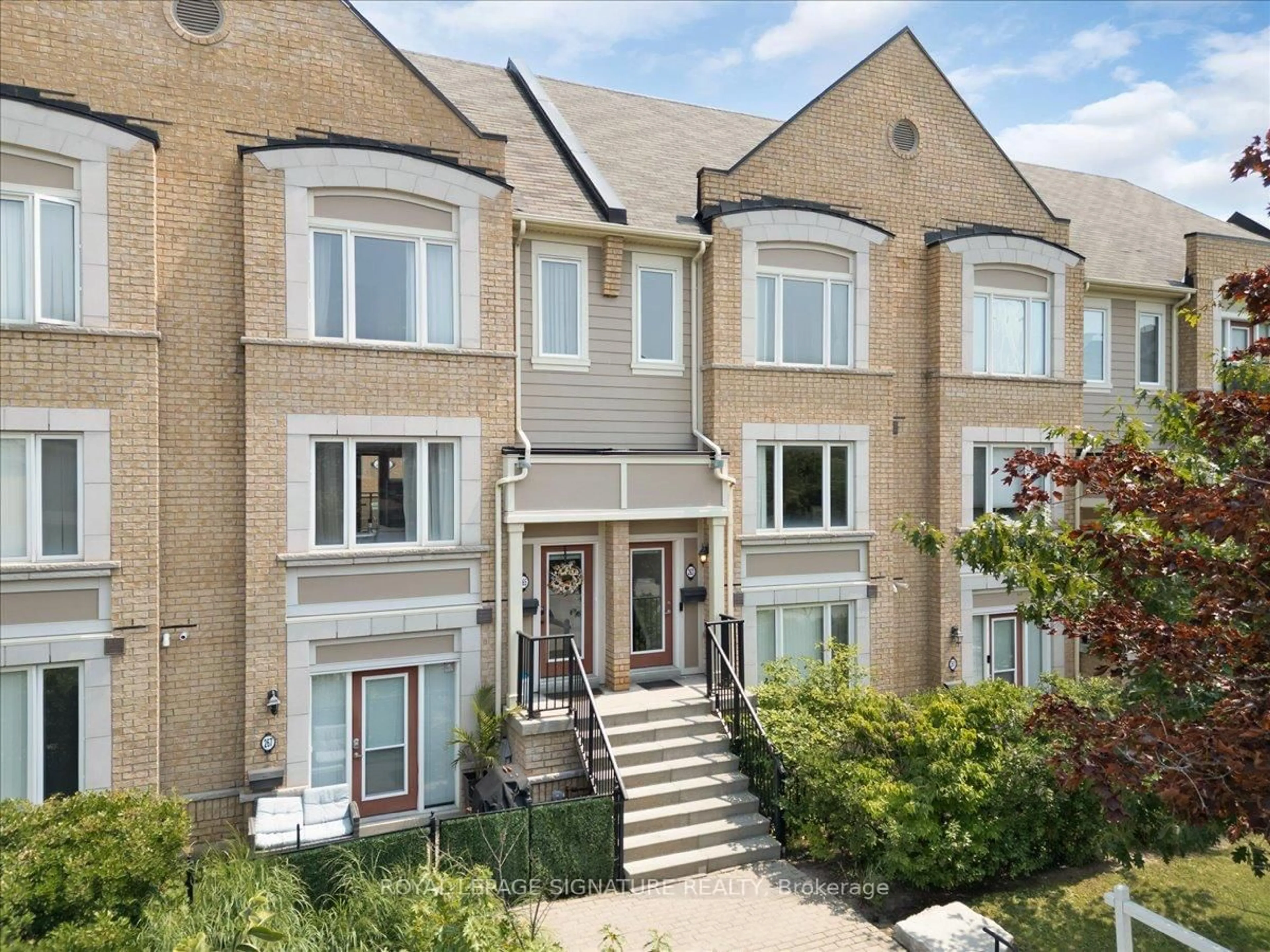 Home with brick exterior material, street for 263 John West Way, Aurora Ontario L4G 0S8
