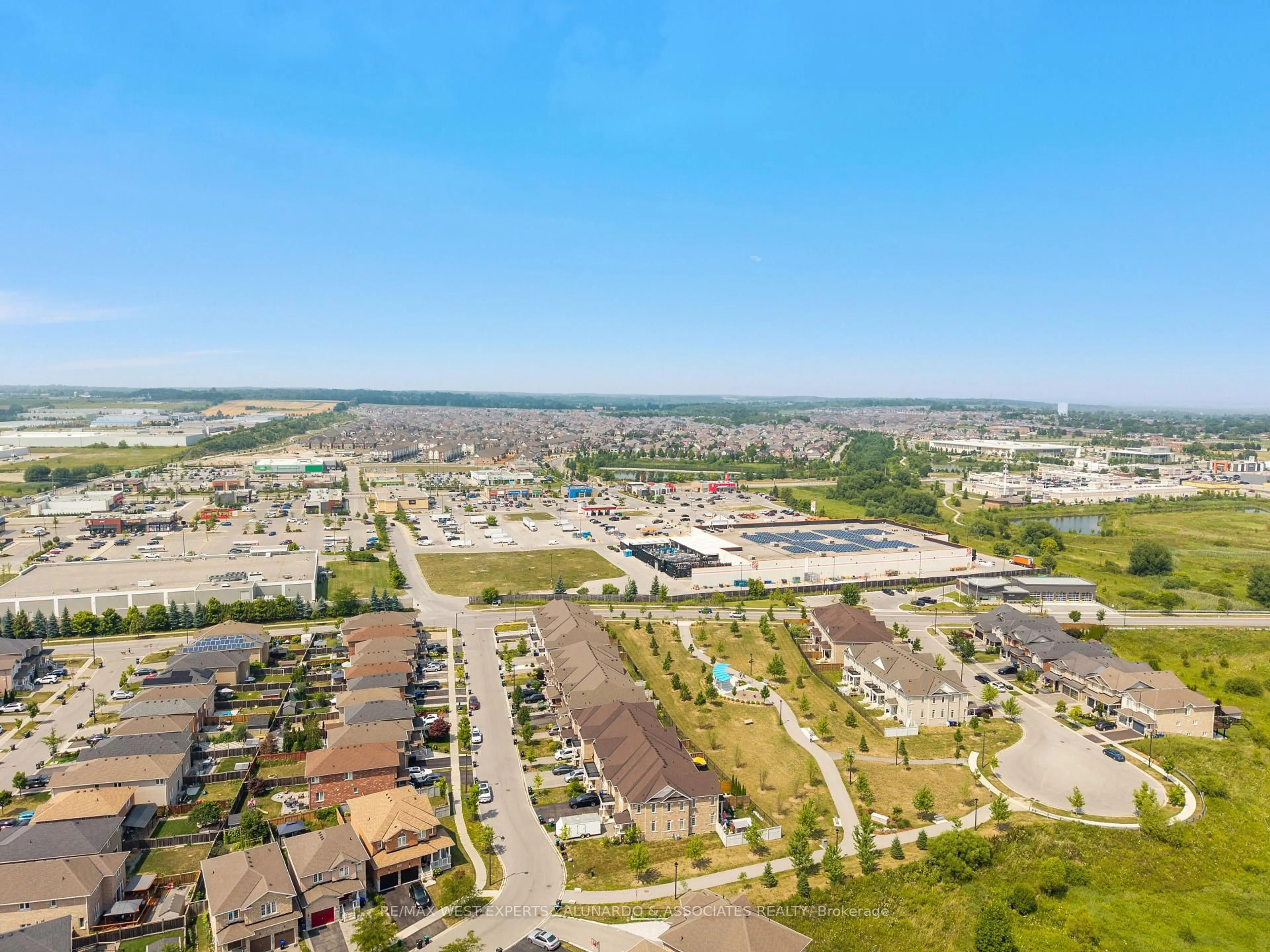 A pic from outside/outdoor area/front of a property/back of a property/a pic from drone, unknown for 18 Faris St, Bradford West Gwillimbury Ontario L3Z 0C6