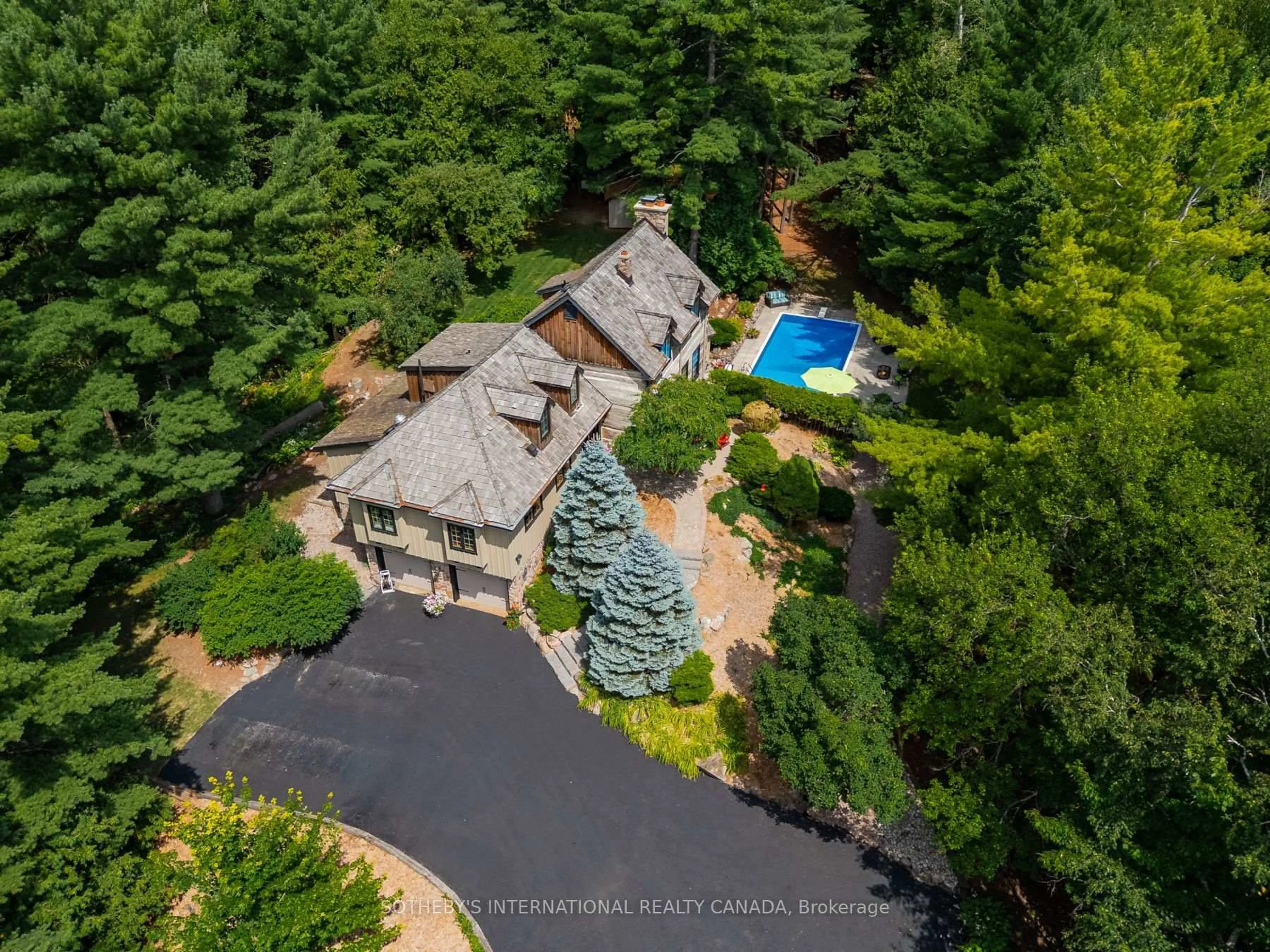 A pic from outside/outdoor area/front of a property/back of a property/a pic from drone, unknown for 15395 Weston Rd, King Ontario L7B 1K4