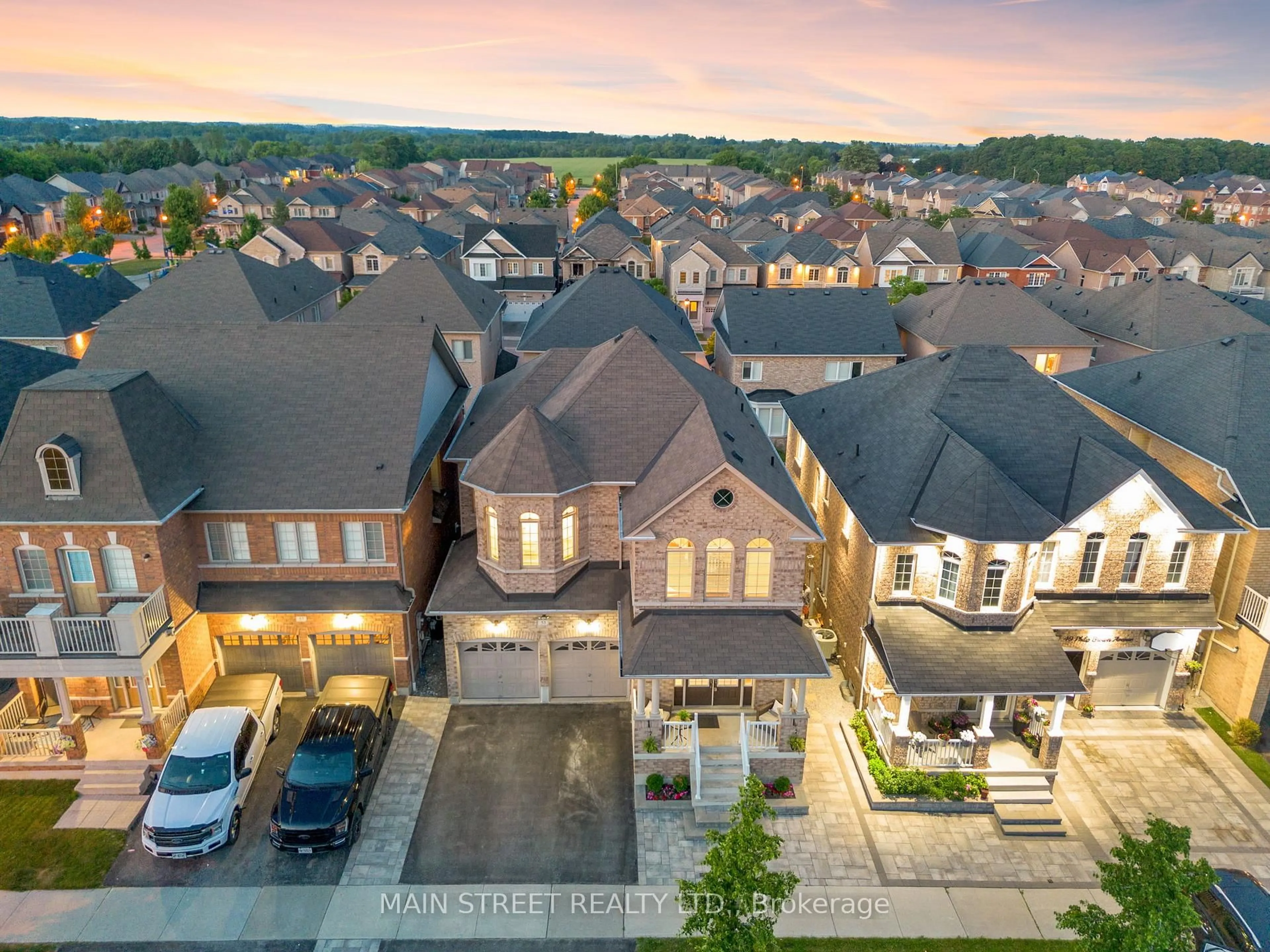 A pic from outside/outdoor area/front of a property/back of a property/a pic from drone, street for 53 Philip Brown Ave, Whitchurch-Stouffville Ontario L4A 1S7