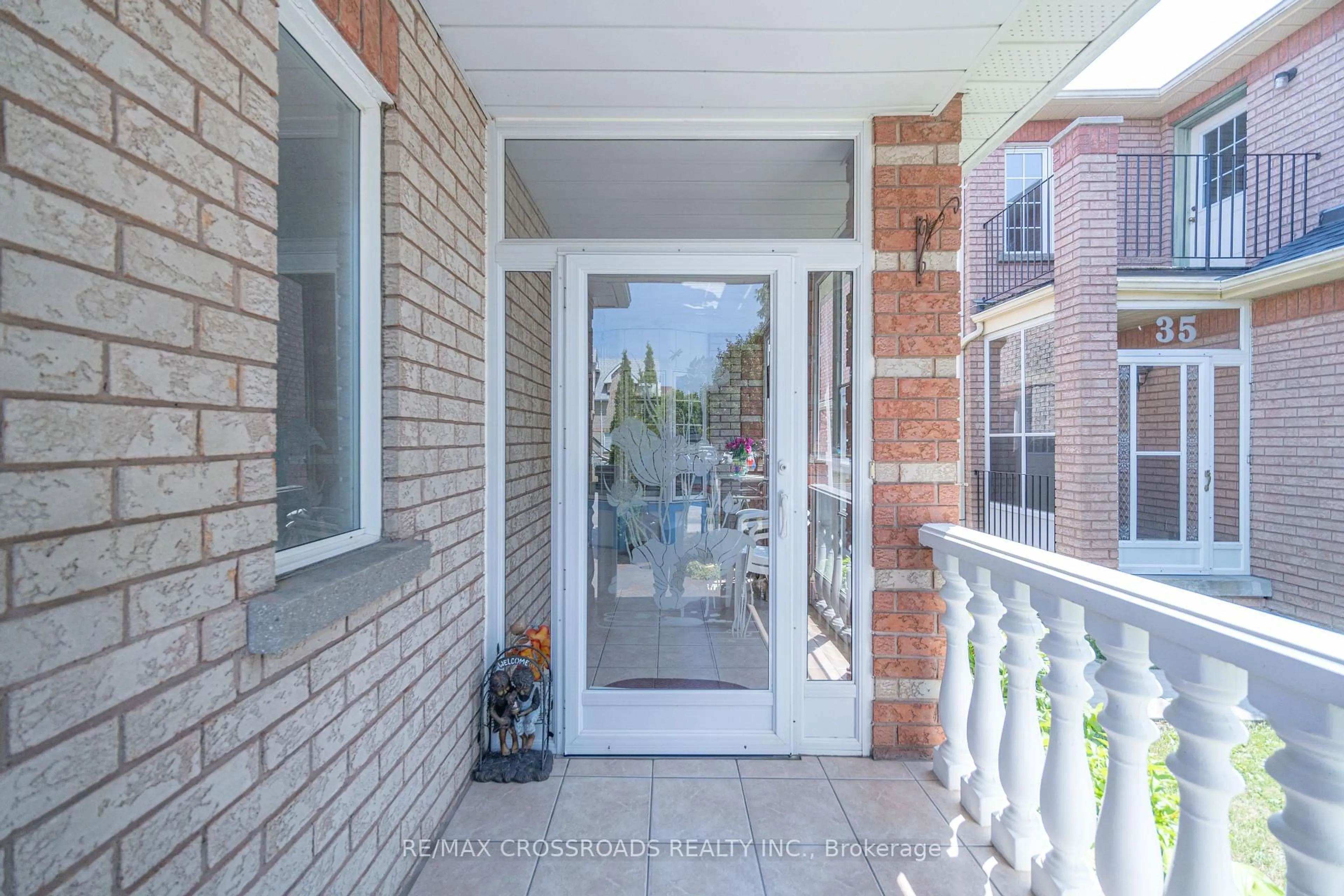 Unknown for 37 Clifton Crt, Markham Ontario L3S 4H8