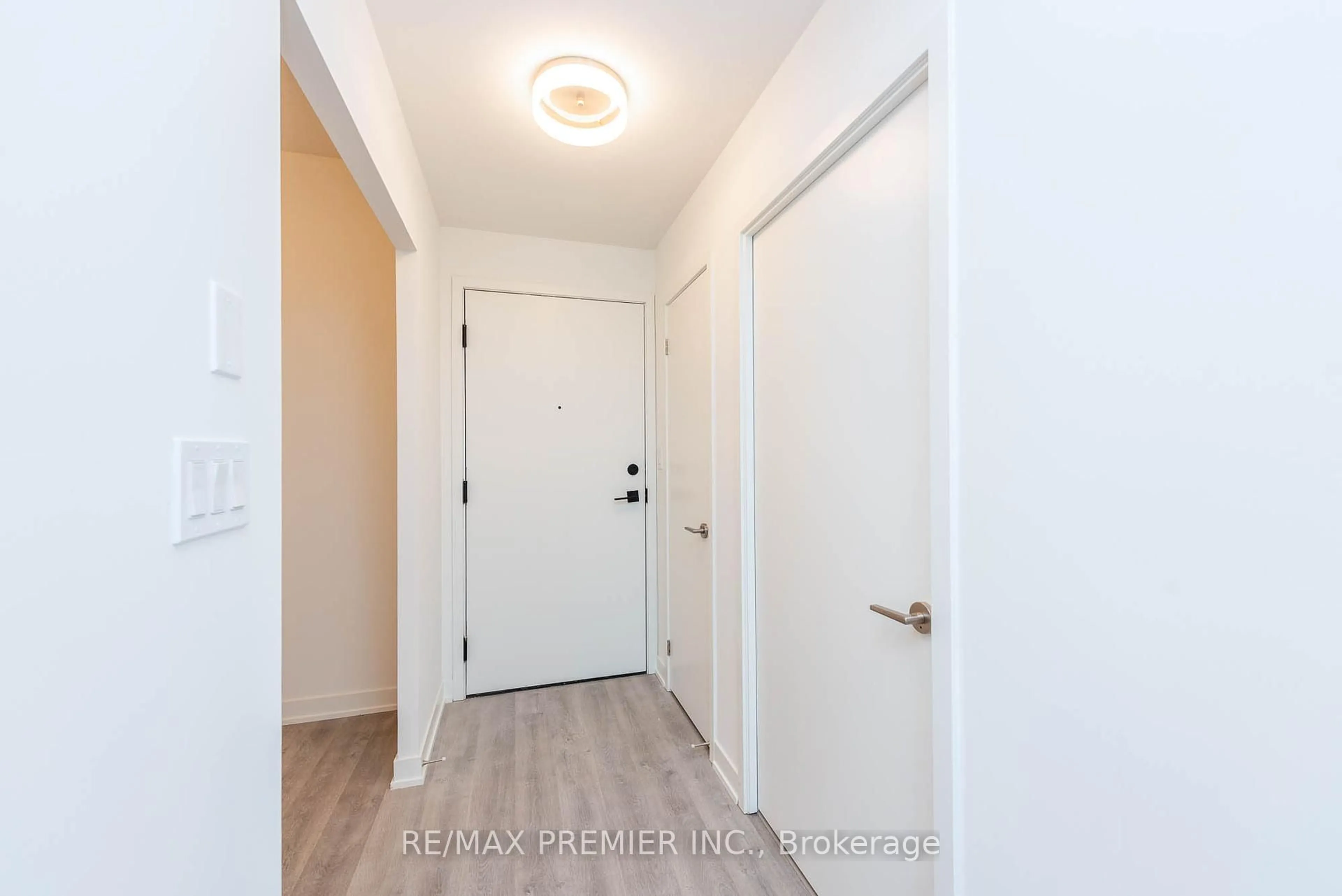 Indoor entryway for 8119 Birchmount Rd #1116, Markham Ontario L6G 0H5