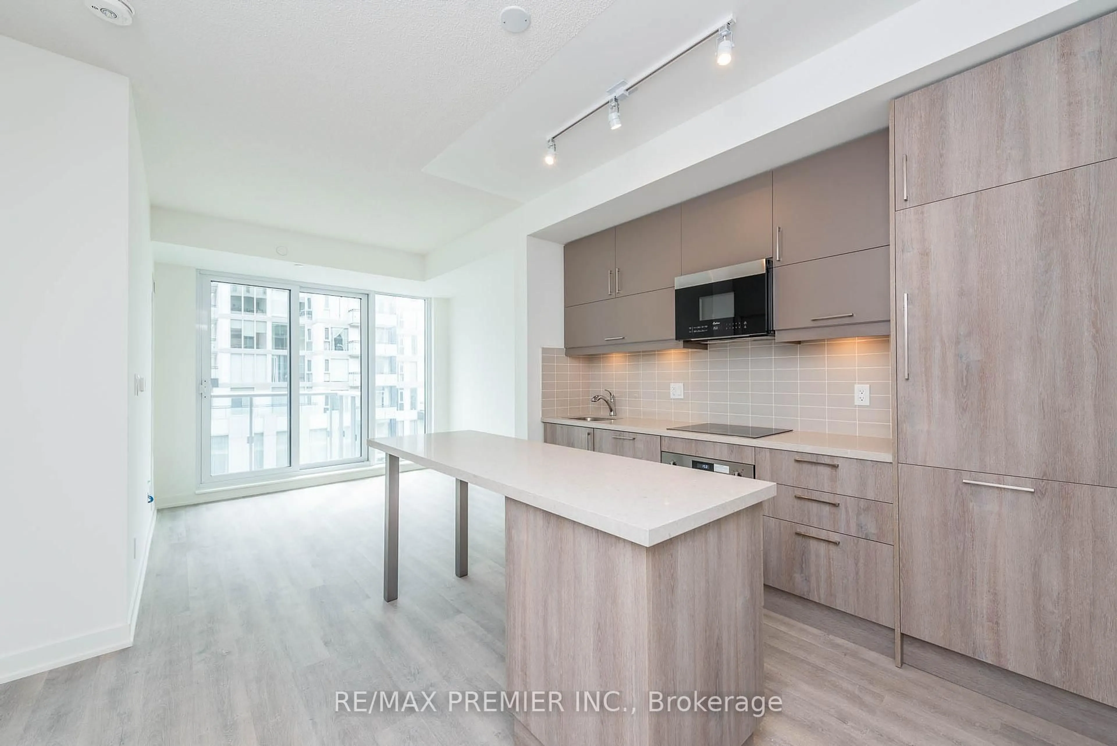 Open concept kitchen, unknown for 8119 Birchmount Rd #1116, Markham Ontario L6G 0H5