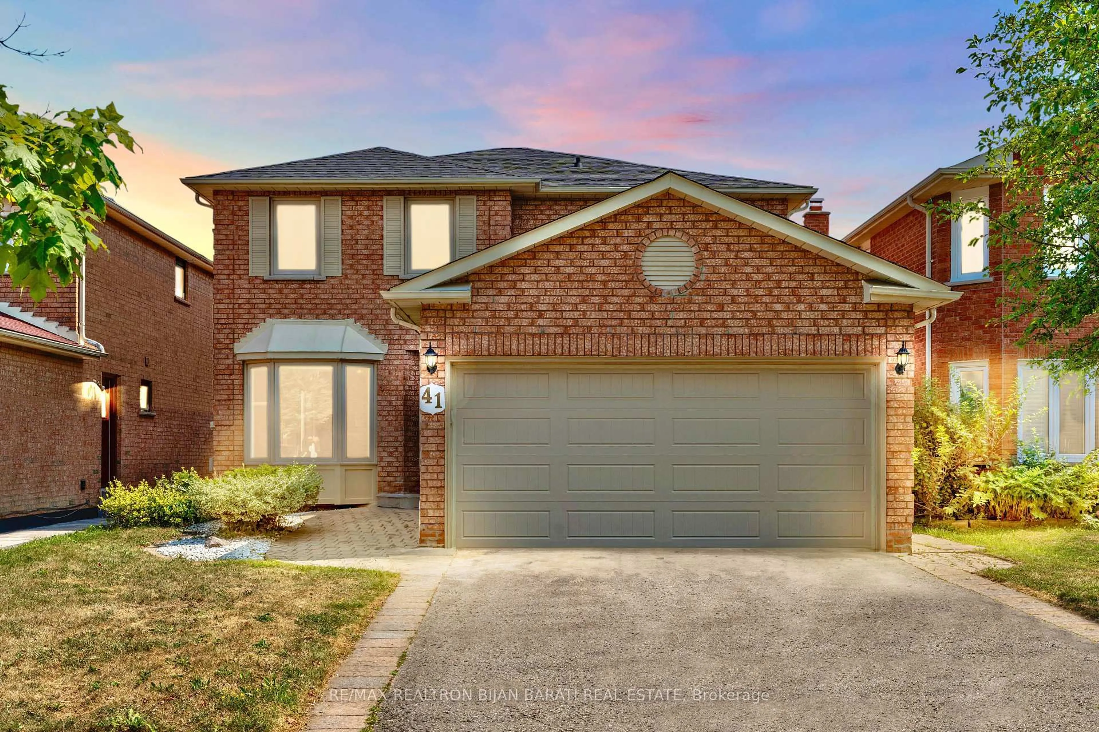 Home with brick exterior material, street for 41 Dunbarton Crt, Richmond Hill Ontario L4C 8G2