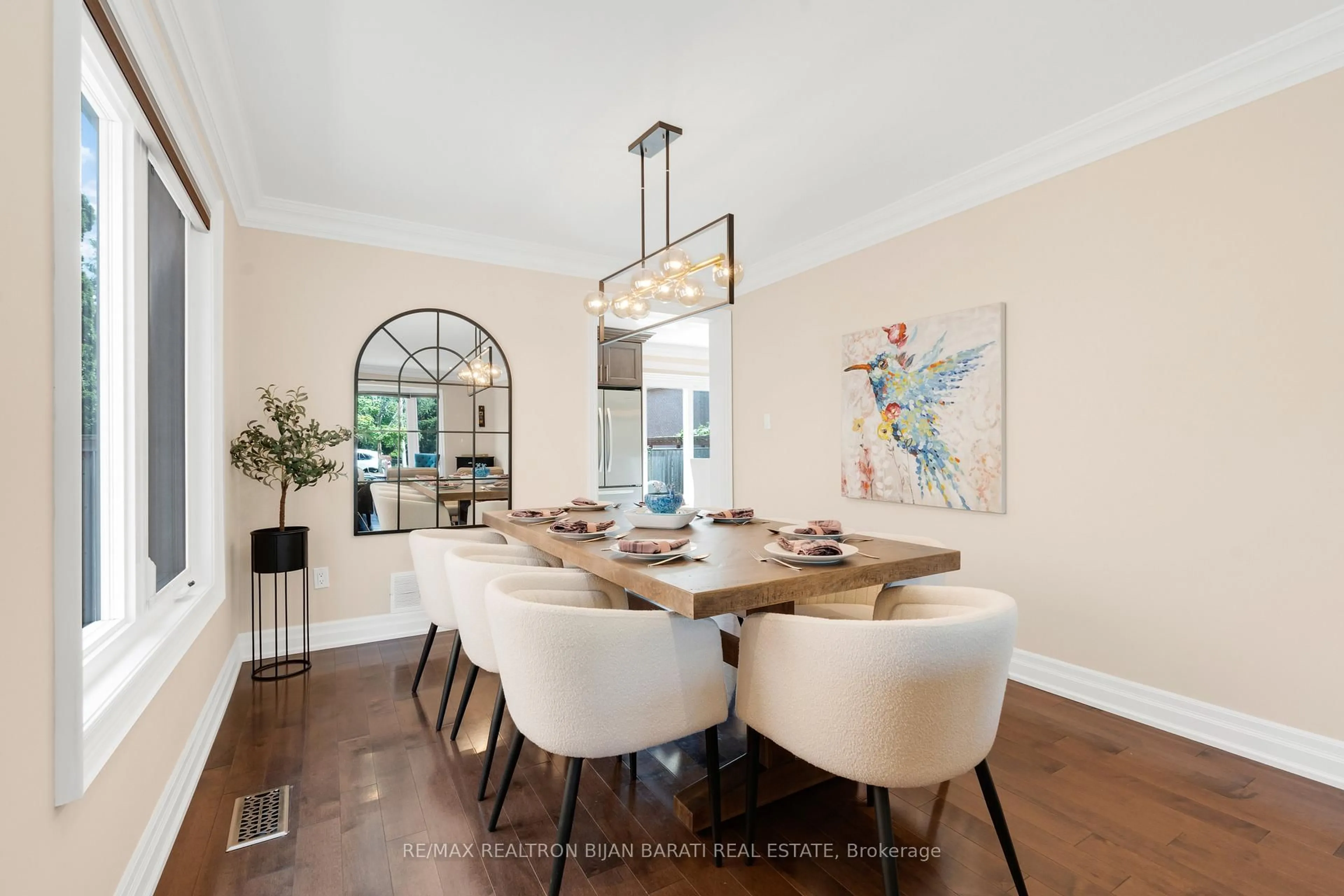 Dining room, ceramic/tile floor for 41 Dunbarton Crt, Richmond Hill Ontario L4C 8G2