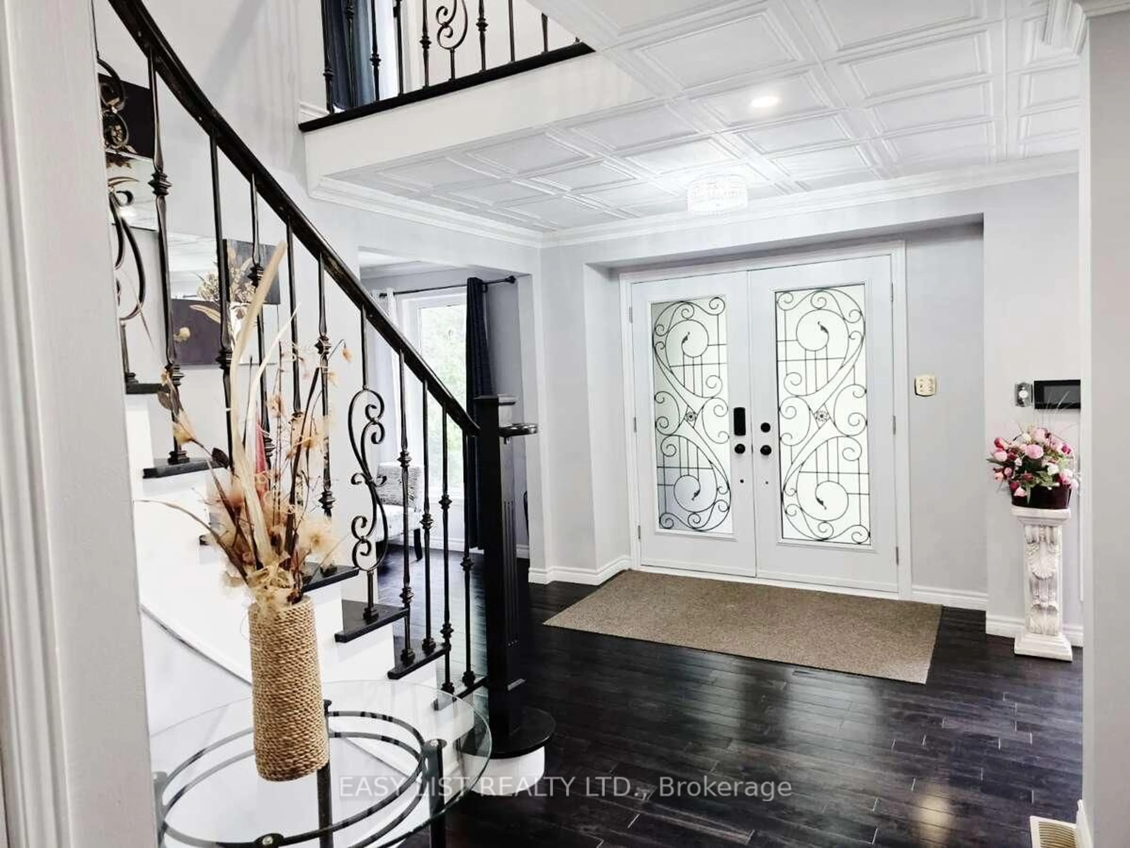Indoor entryway for 661 Regional Rd 21, Uxbridge Ontario L9L 1B5