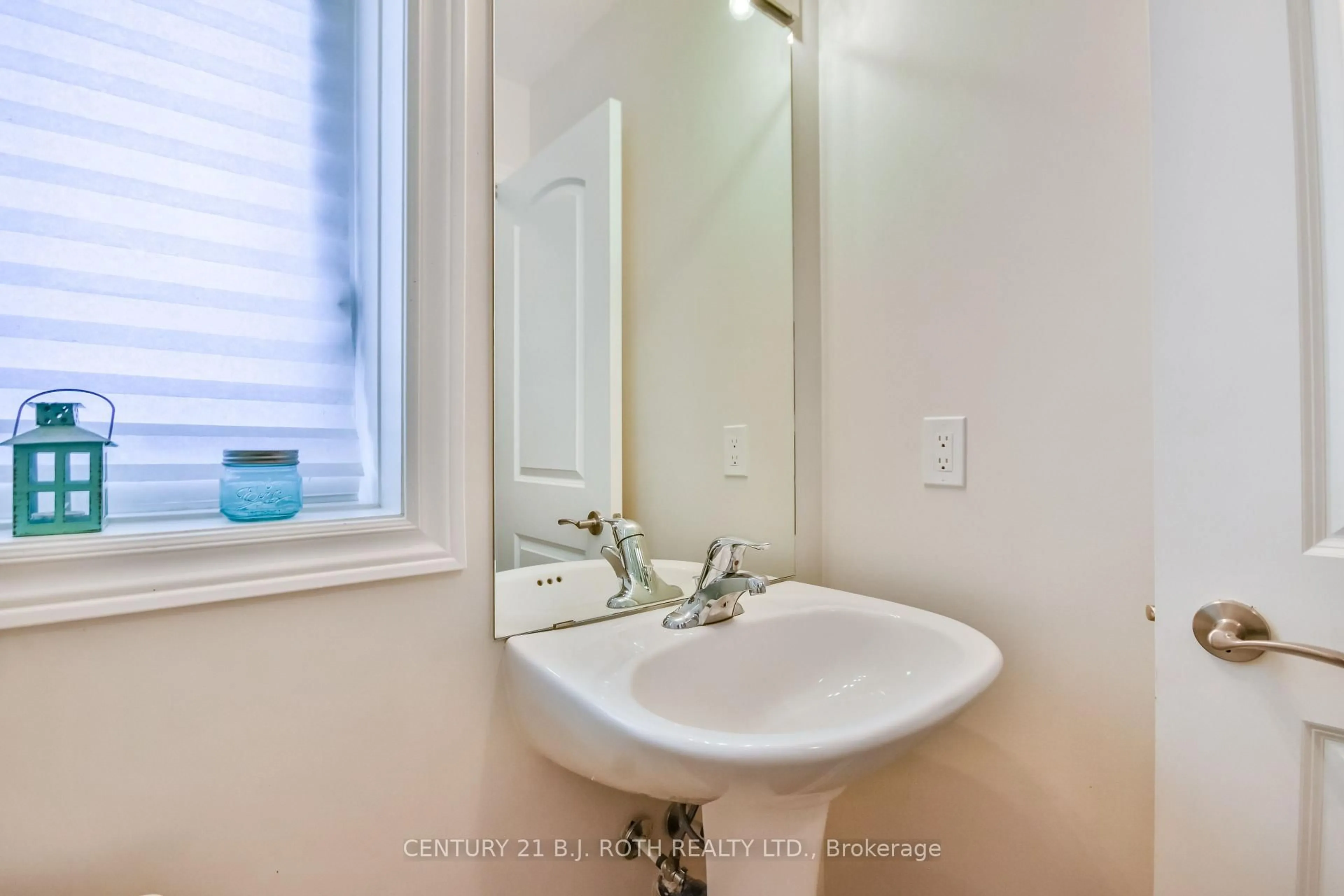 Standard bathroom, unknown for 212 Maplewood Dr, Essa Ontario L0L 1B4