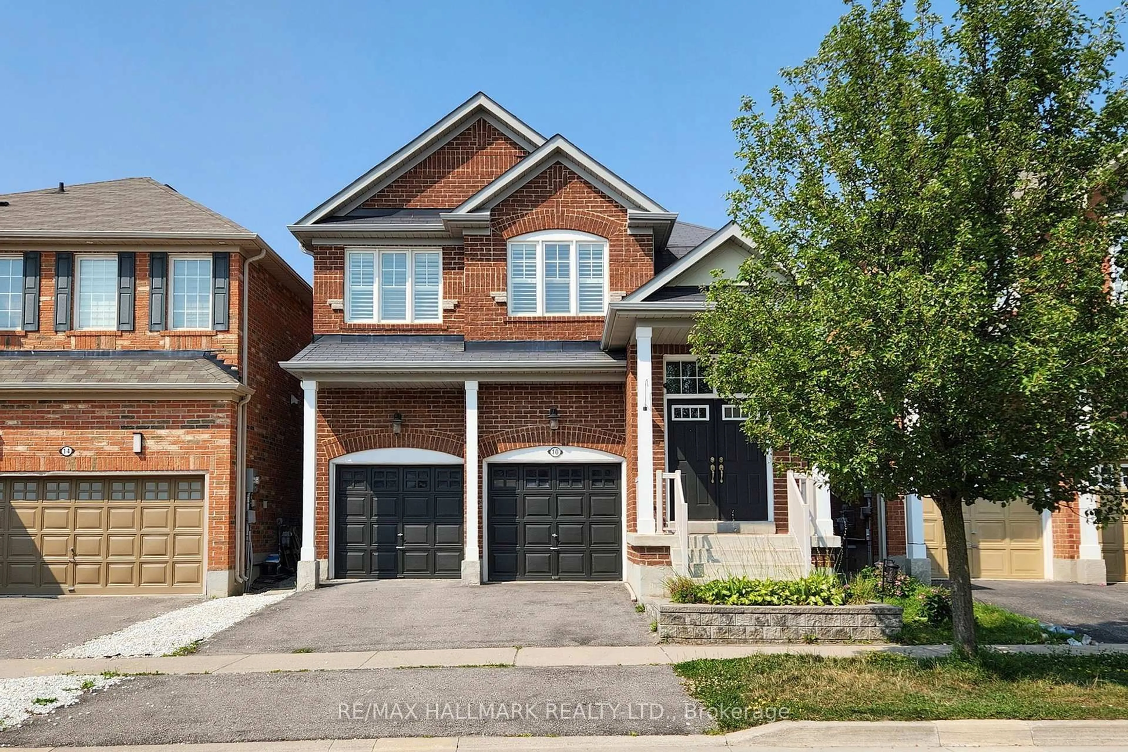 Home with brick exterior material, street for 10 Chambersburg Way, Whitchurch-Stouffville Ontario L4A 0P3