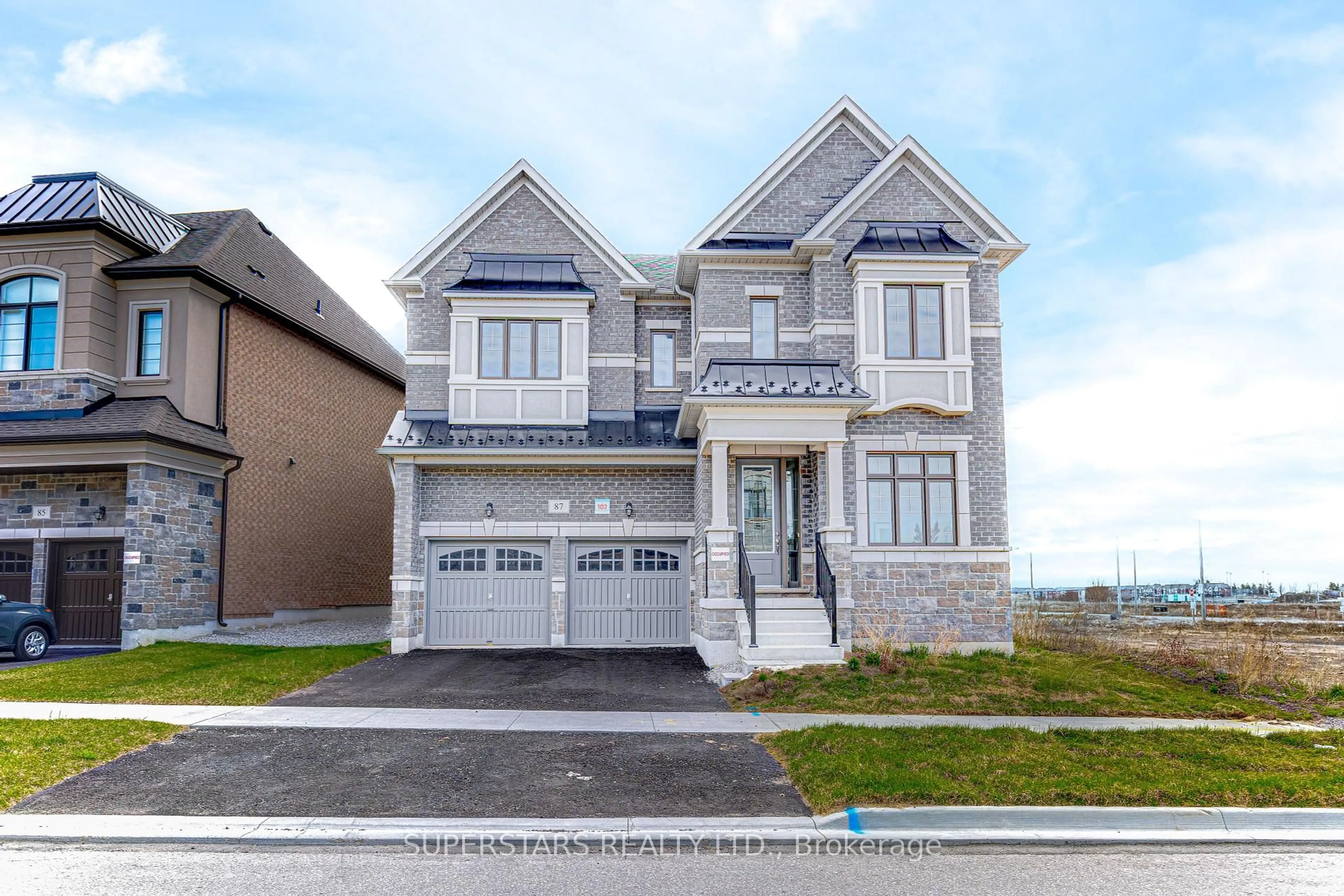 Home with vinyl exterior material, street for 87 Current Dr, Richmond Hill Ontario L4S 0M7