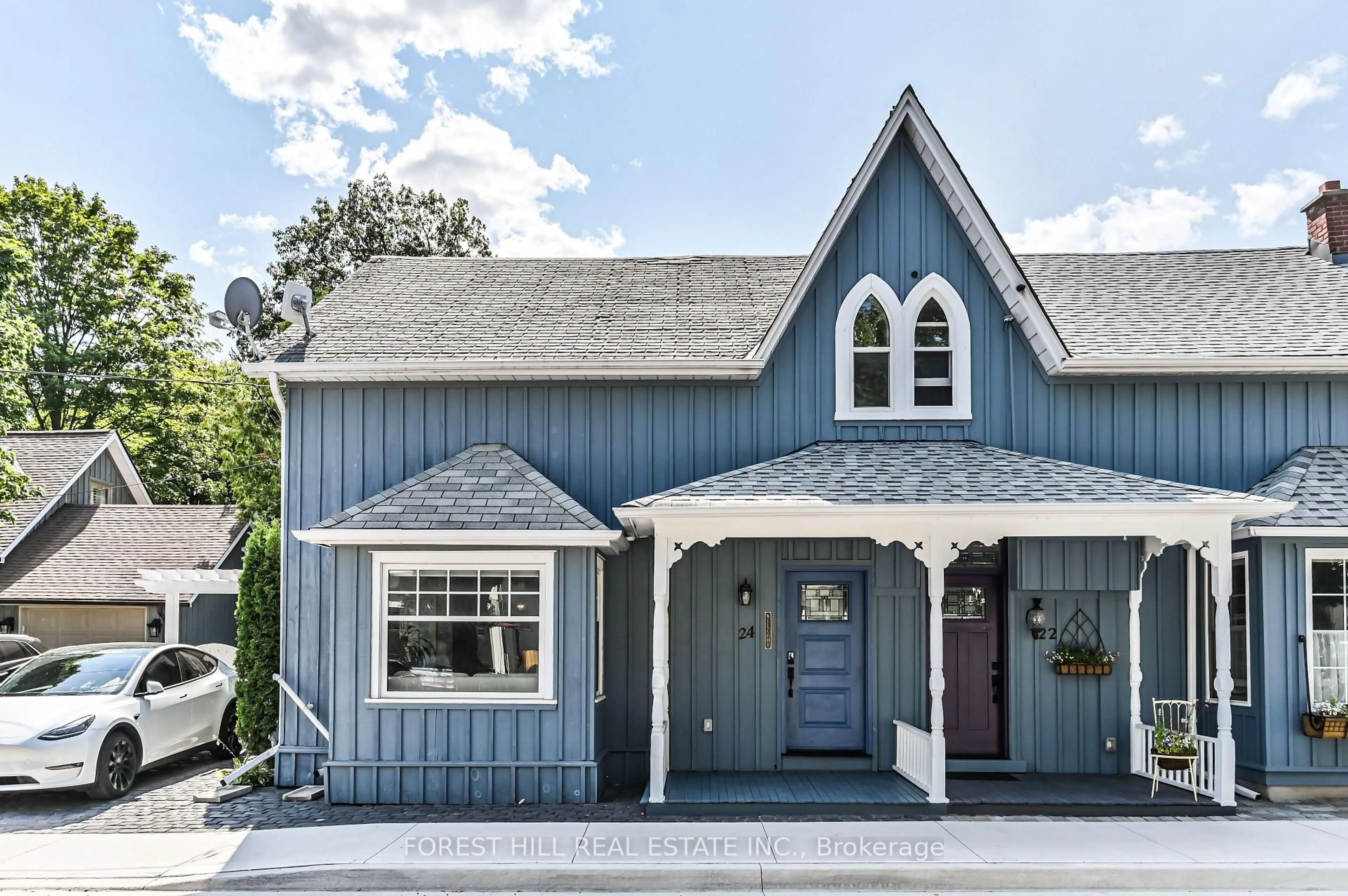 Home with vinyl exterior material, street for 24 Lloyd St, Whitchurch-Stouffville Ontario L4A 4J2