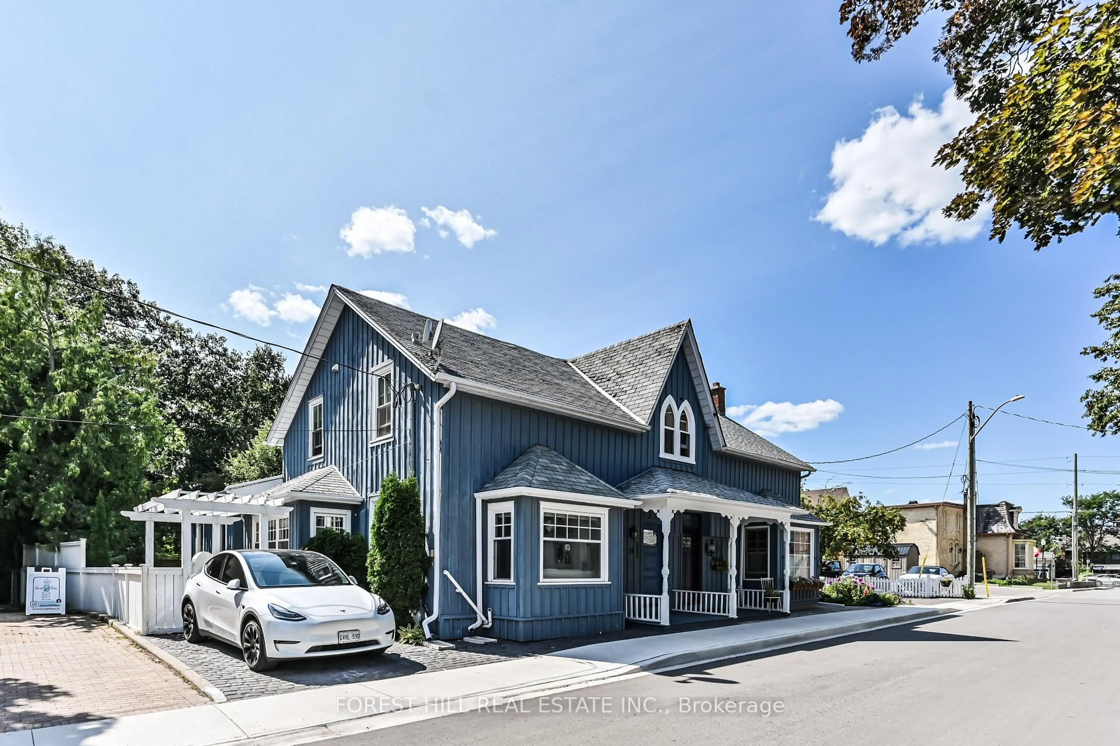 Unknown for 24 Lloyd St, Whitchurch-Stouffville Ontario L4A 4J2