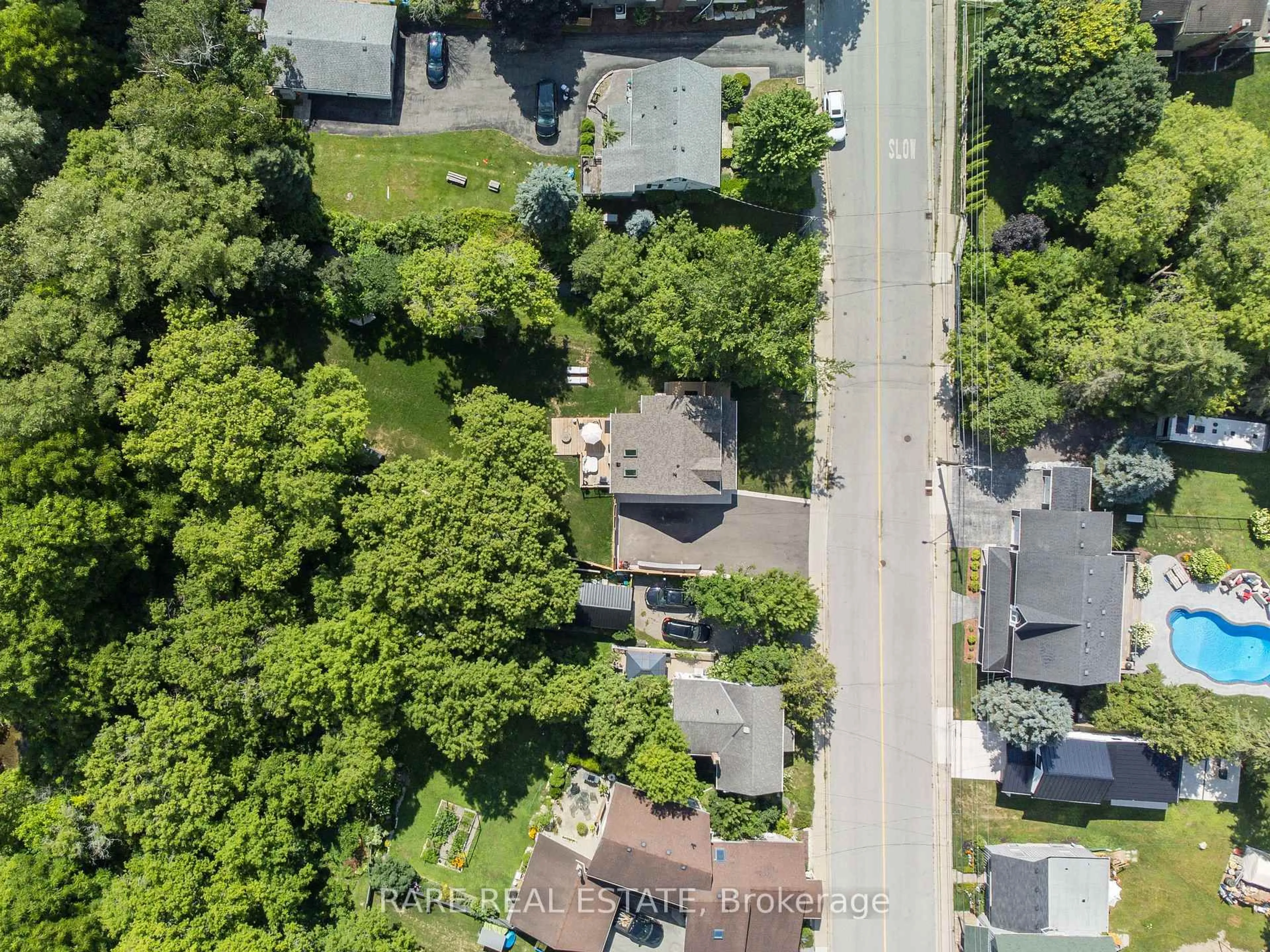 A pic from outside/outdoor area/front of a property/back of a property/a pic from drone, street for 136 Main St, King Ontario L0G 1T0