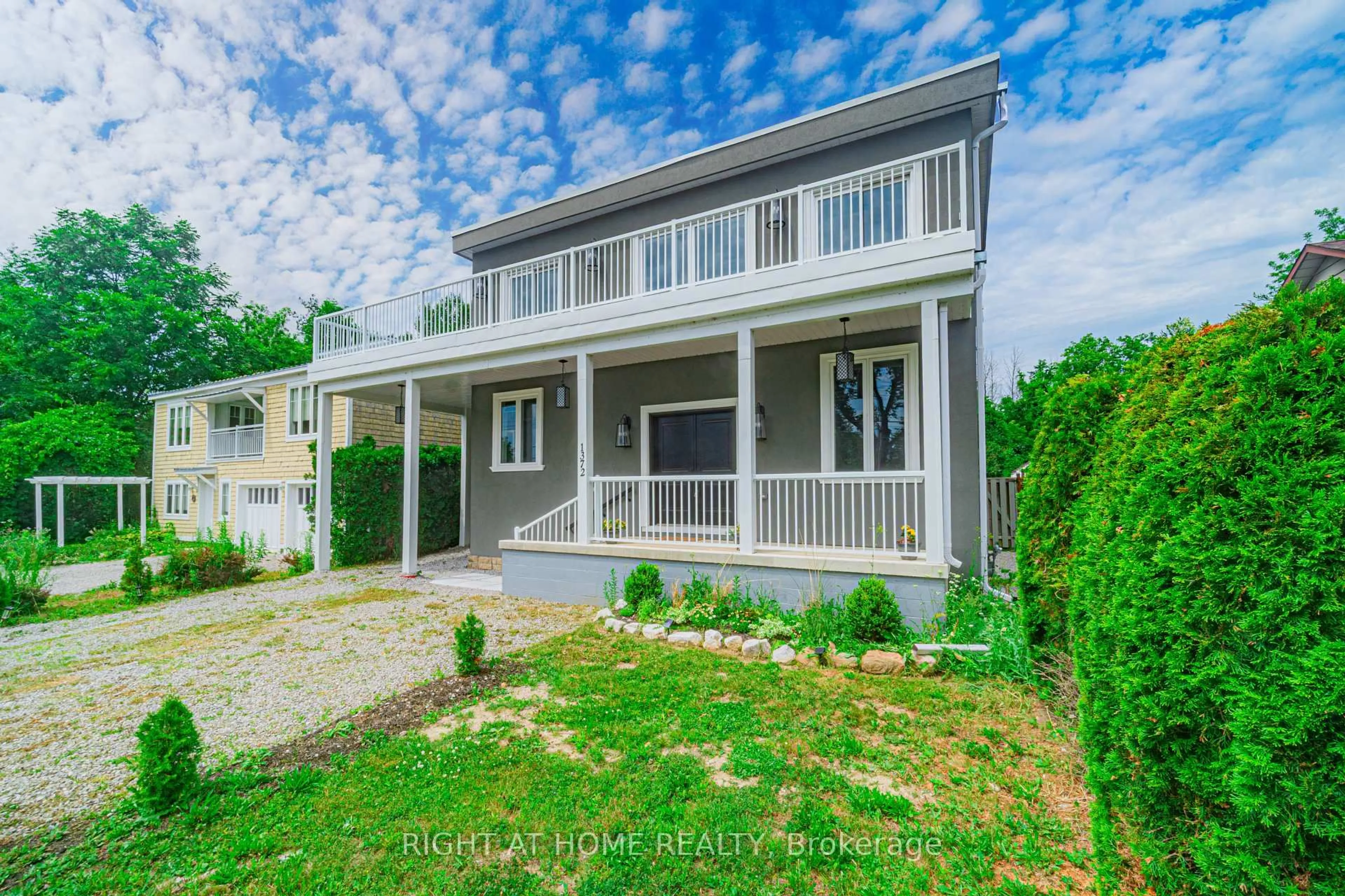 Home with vinyl exterior material, street for 1372 Maple Rd, Innisfil Ontario L0L 1W0