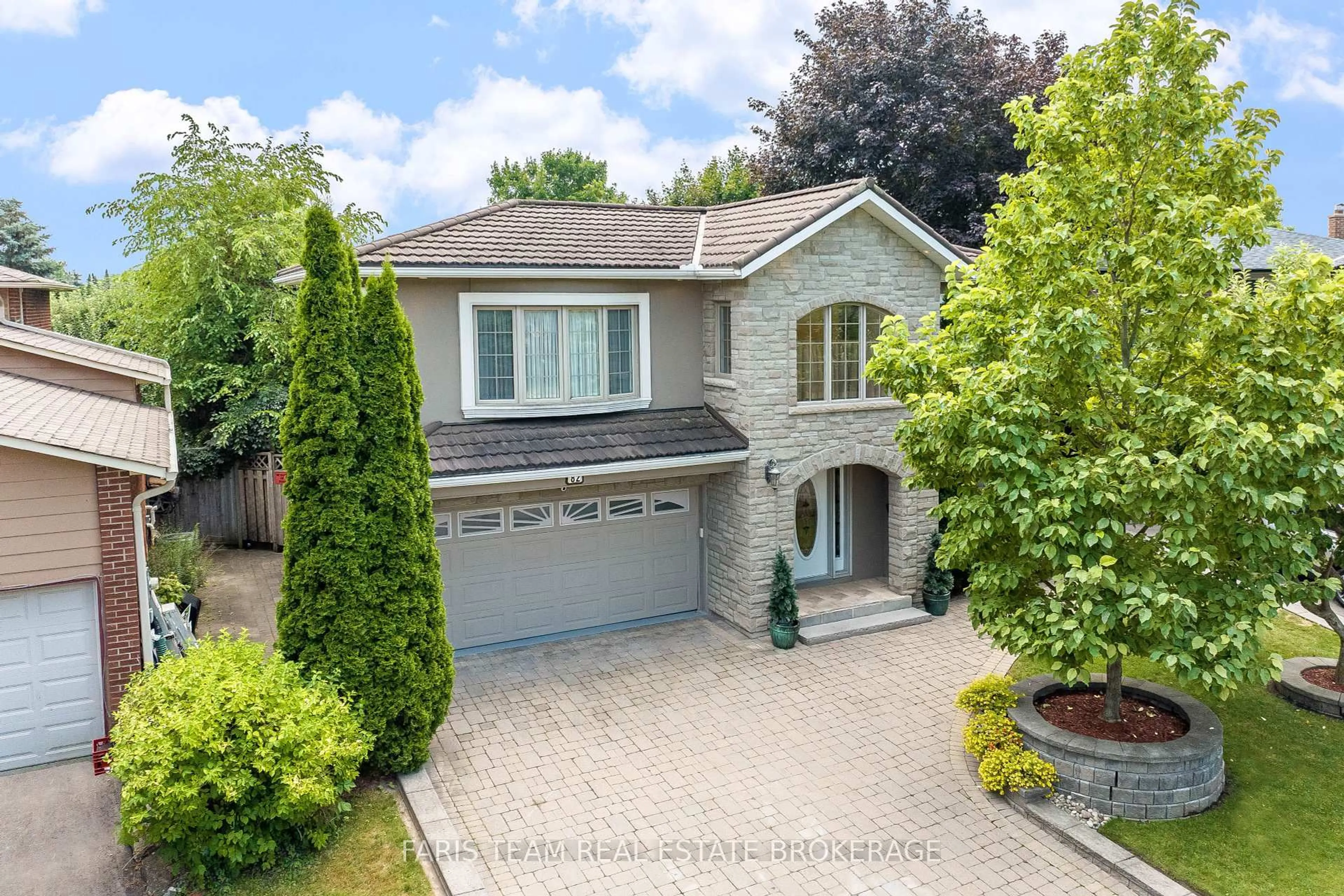 Unknown for 82 Derby Crt, Newmarket Ontario L3Y 5Z9
