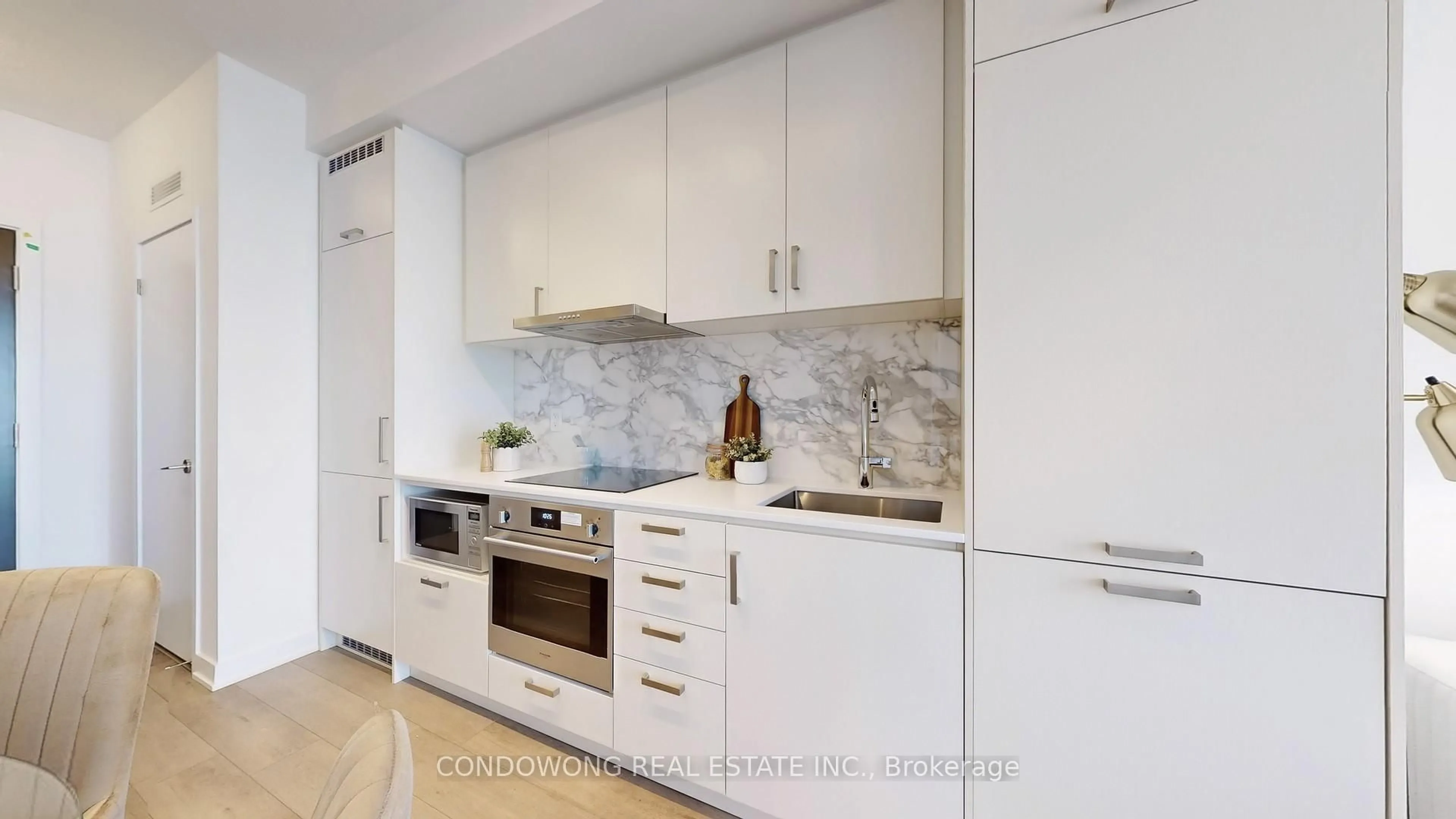 Unknown for 60 Honeycrisp Cres #1105, Vaughan Ontario L4K 0N5