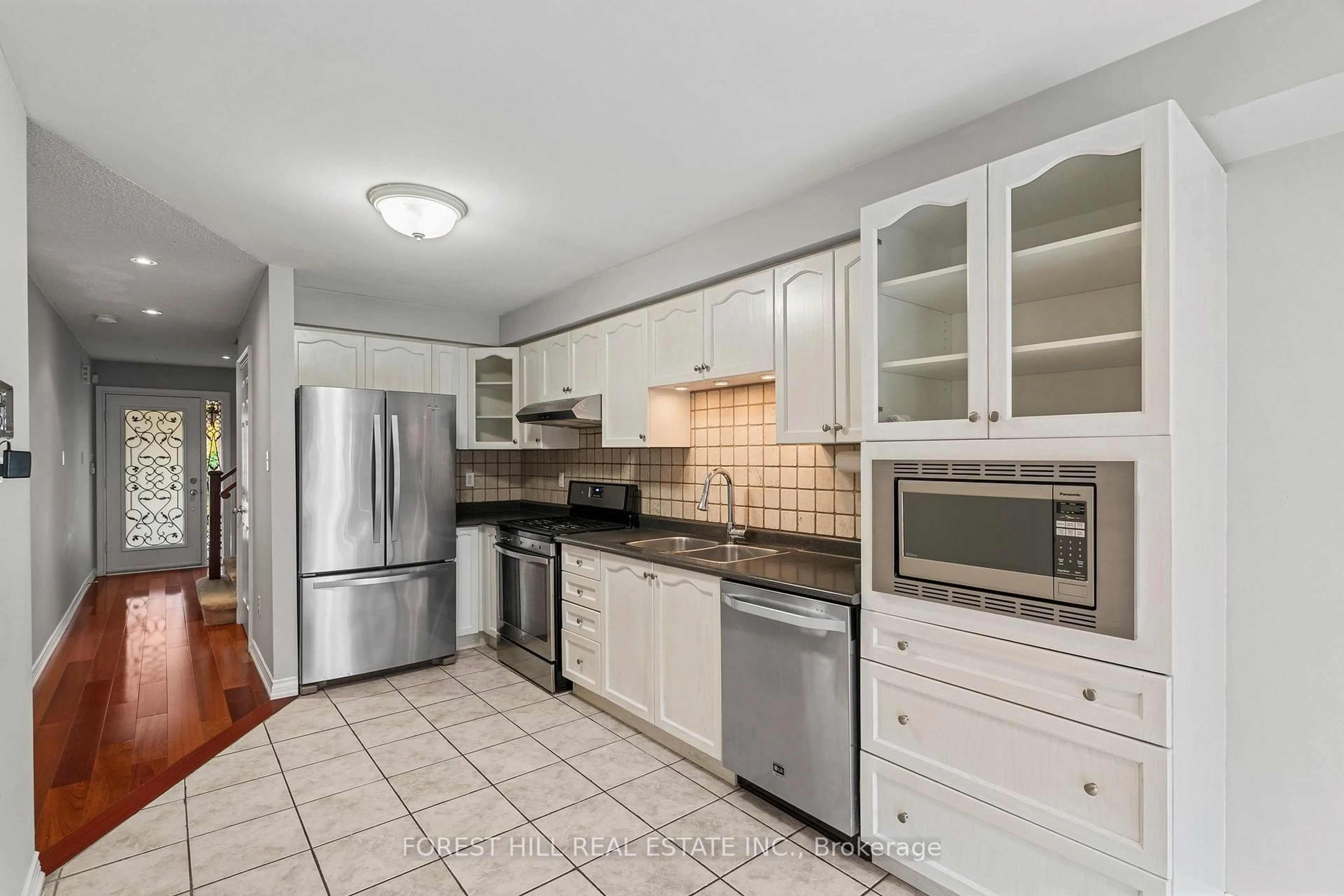 Standard kitchen, ceramic/tile floor for 35 Timberview Dr, Vaughan Ontario L4J 8M2
