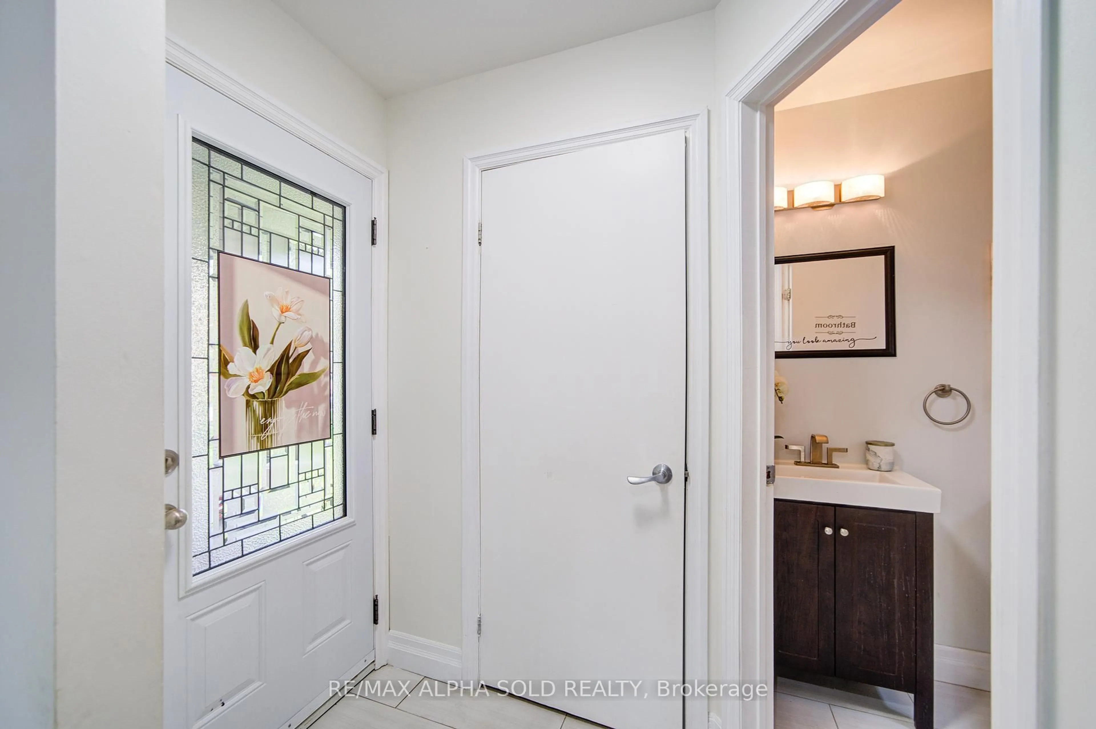 Indoor entryway for 14 Miley Dr, Markham Ontario L3R 4V3