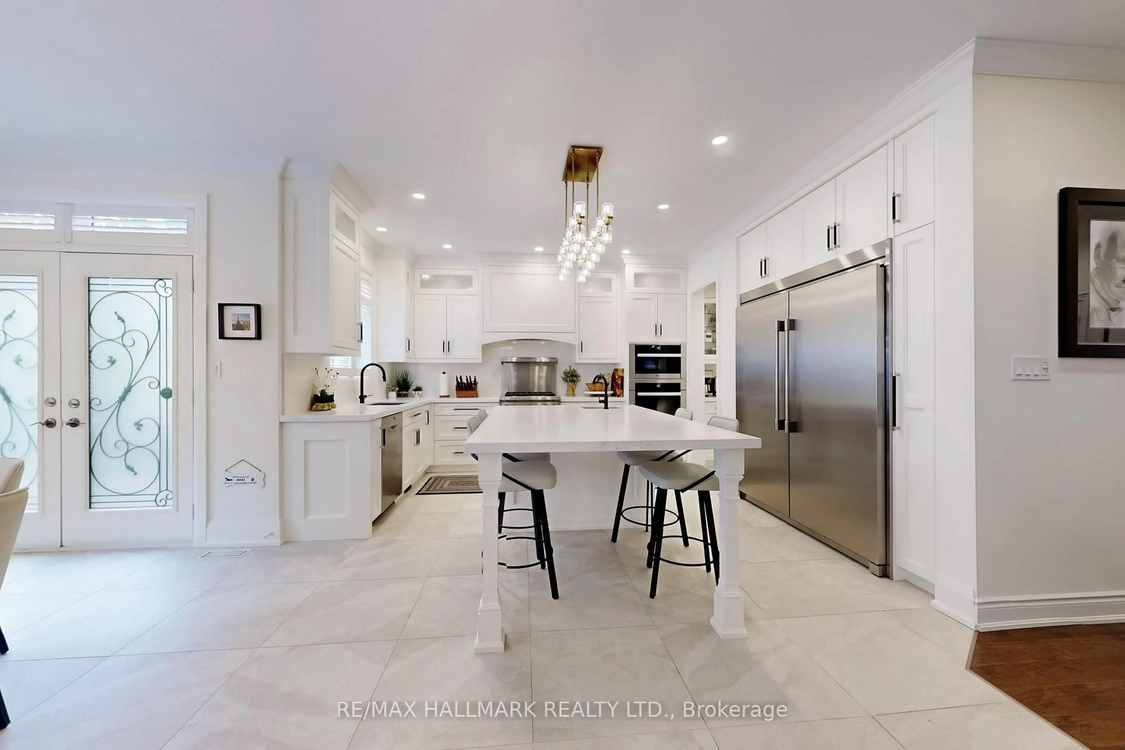 Contemporary kitchen, ceramic/tile floor for 436 Paradelle Dr, Richmond Hill Ontario L4E 4R9